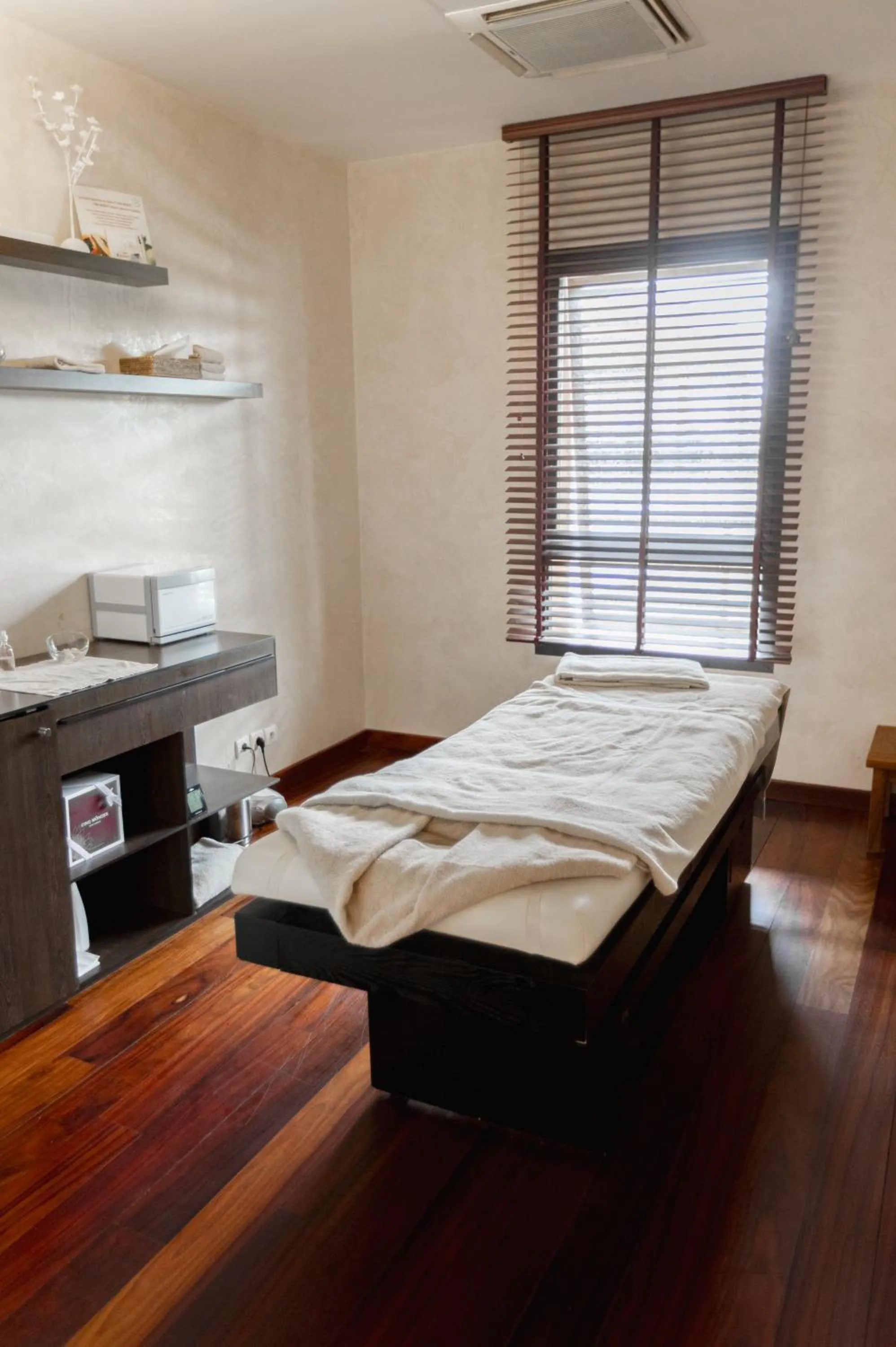 Massage, Bed in Relais de Margaux - Hôtel, Golf & Spa