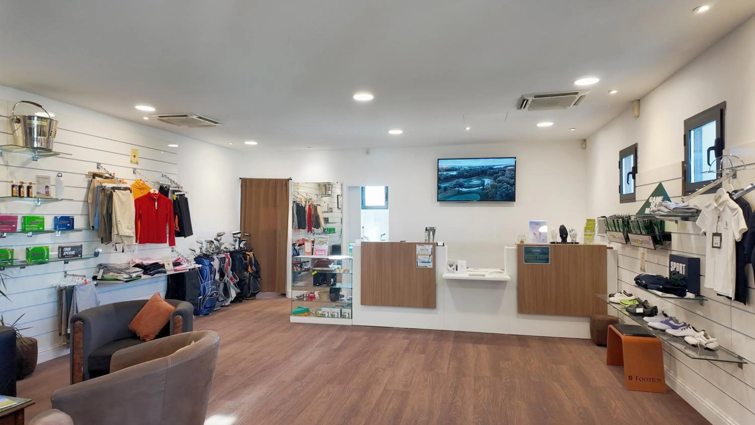 On-site shops in Relais de Margaux - Hôtel, Golf & Spa