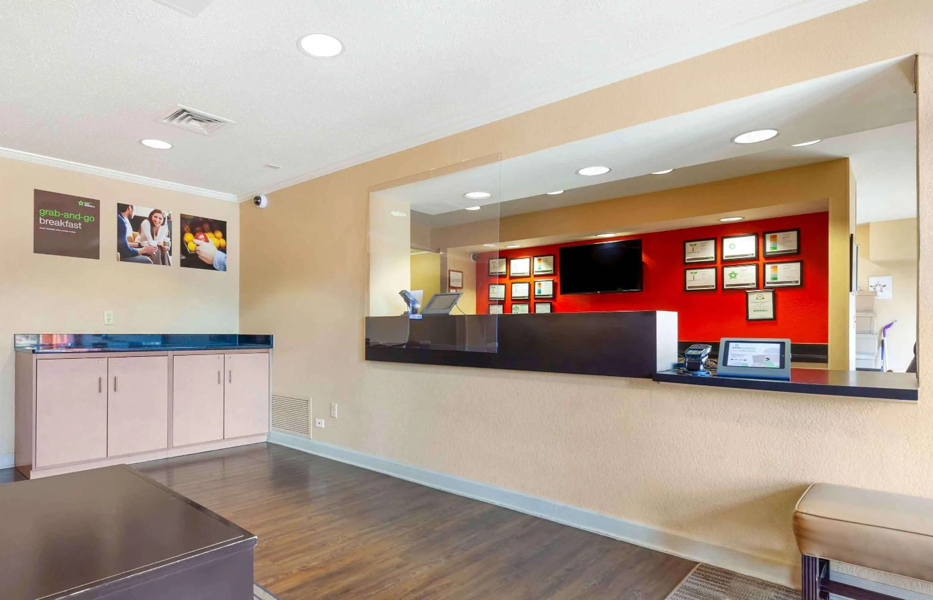 Lobby or reception in Extended Stay America Select Suites - Madison - Old Sauk Rd