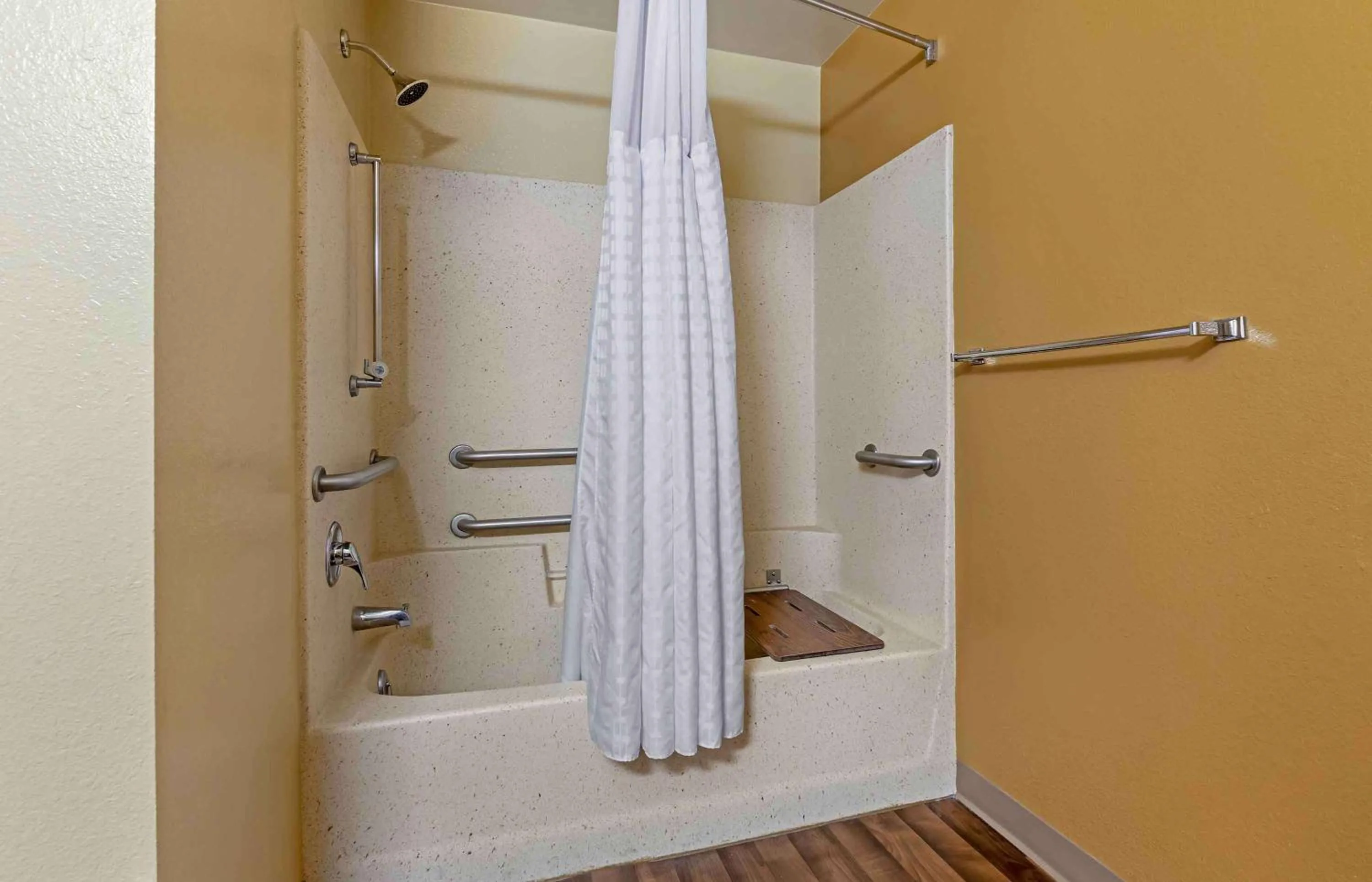 Bathroom in Extended Stay America Select Suites - Madison - Old Sauk Rd