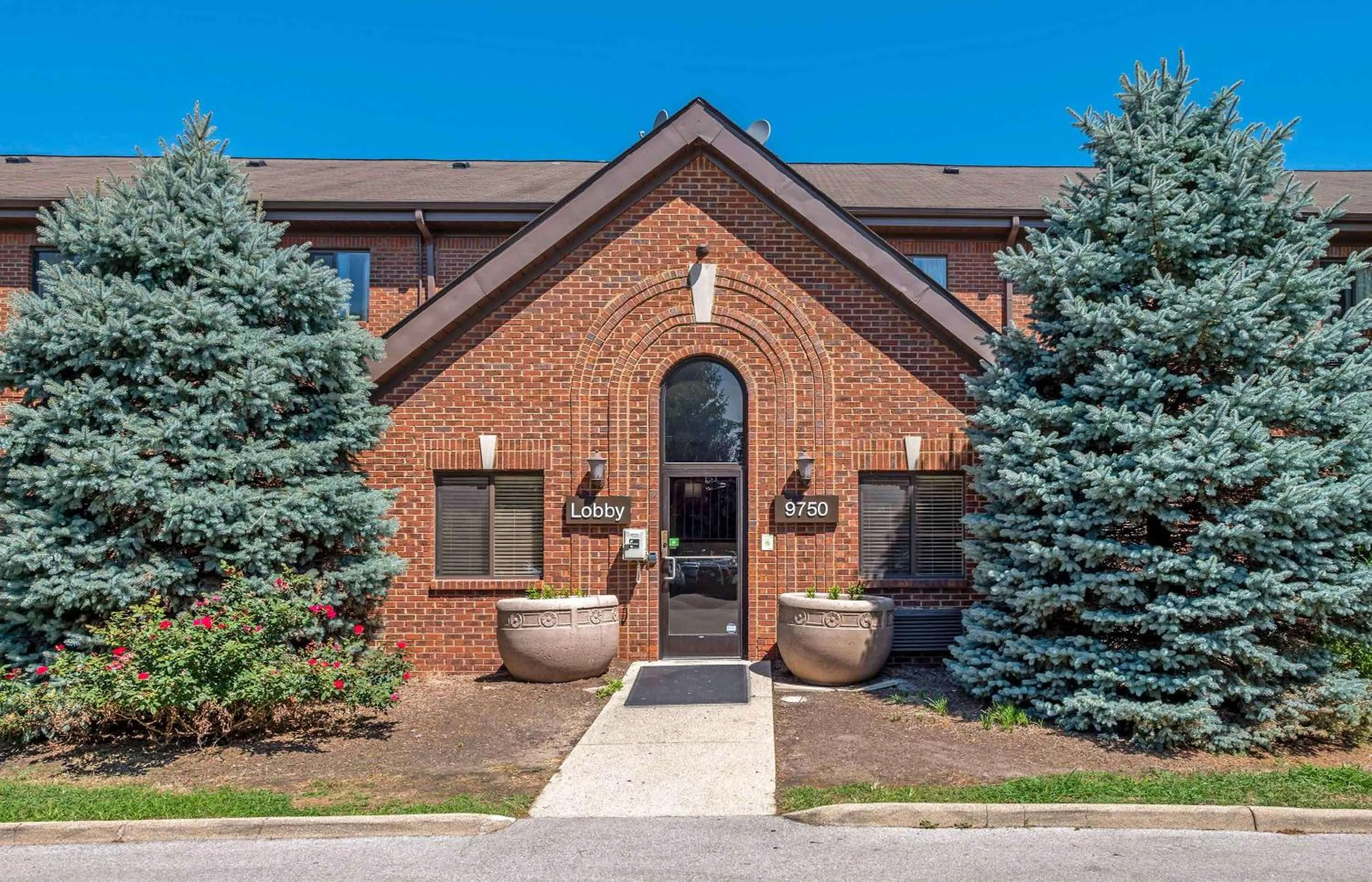 Property building in Studio 6 Indianapolis, IN - North Carmel