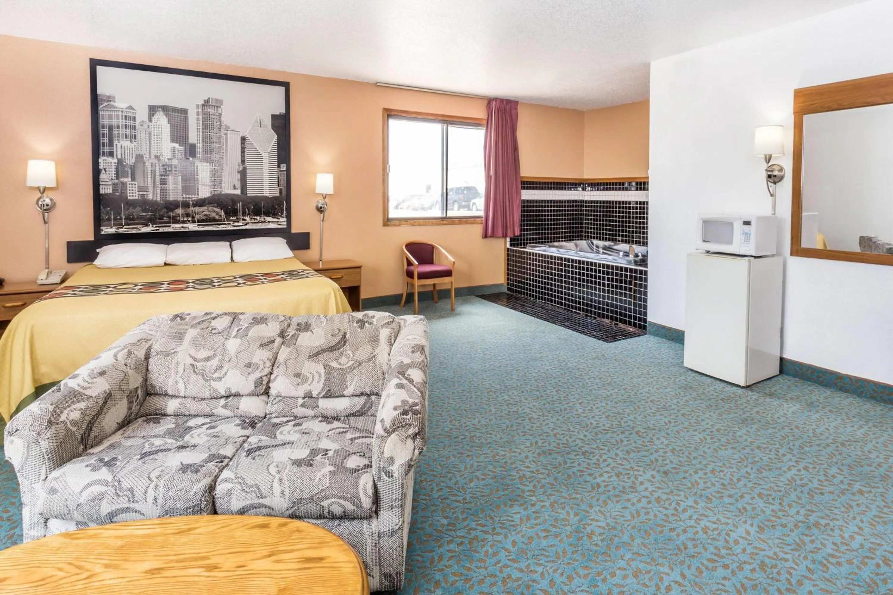 Photo of the whole room, Bed in Super 8 by Wyndham Bourbonnais/Kankakee Area