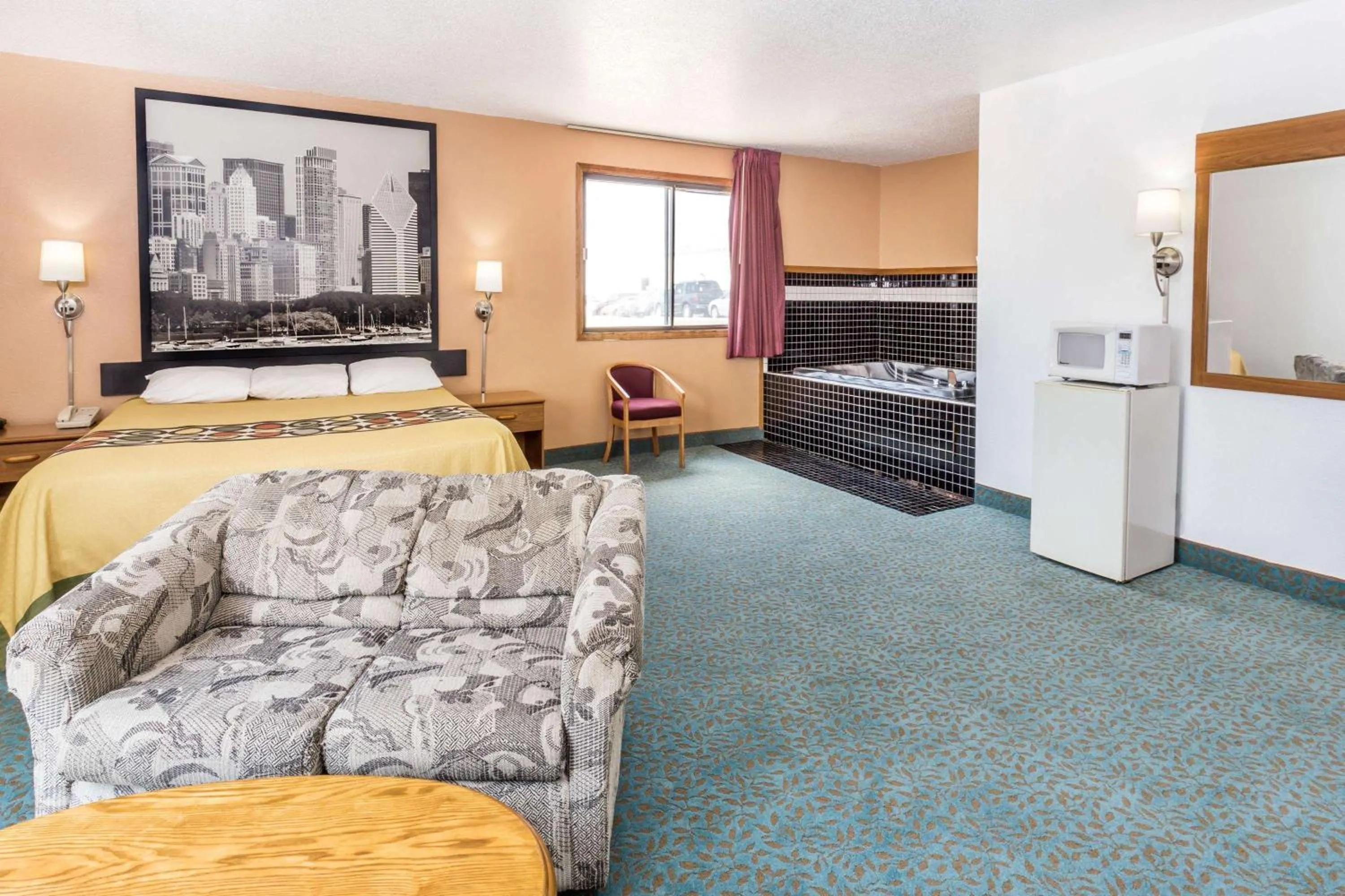 Photo of the whole room, Bed in Super 8 by Wyndham Bourbonnais/Kankakee Area