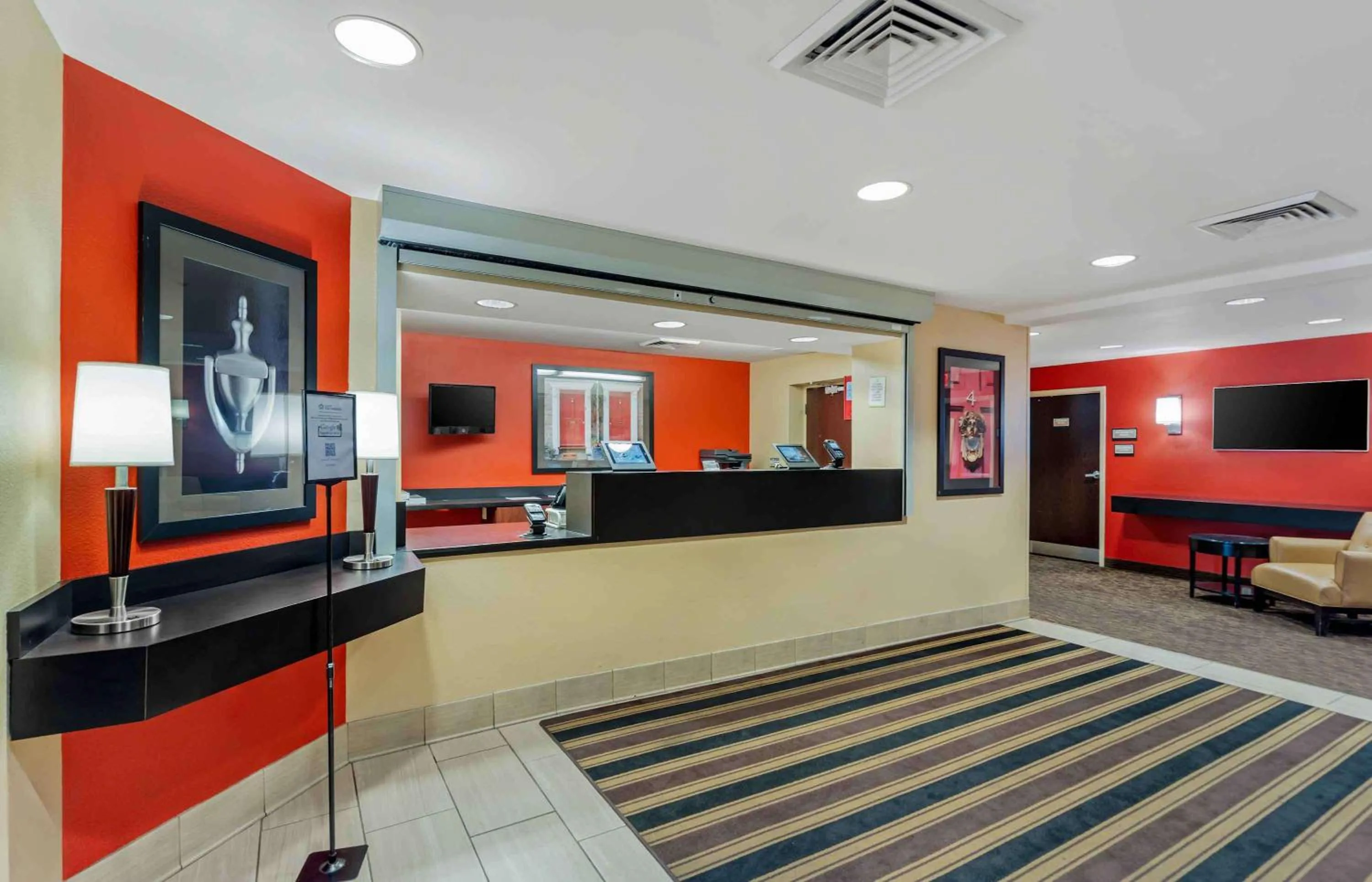Lobby or reception in Extended Stay America Select Suites - Chicago - O'Hare