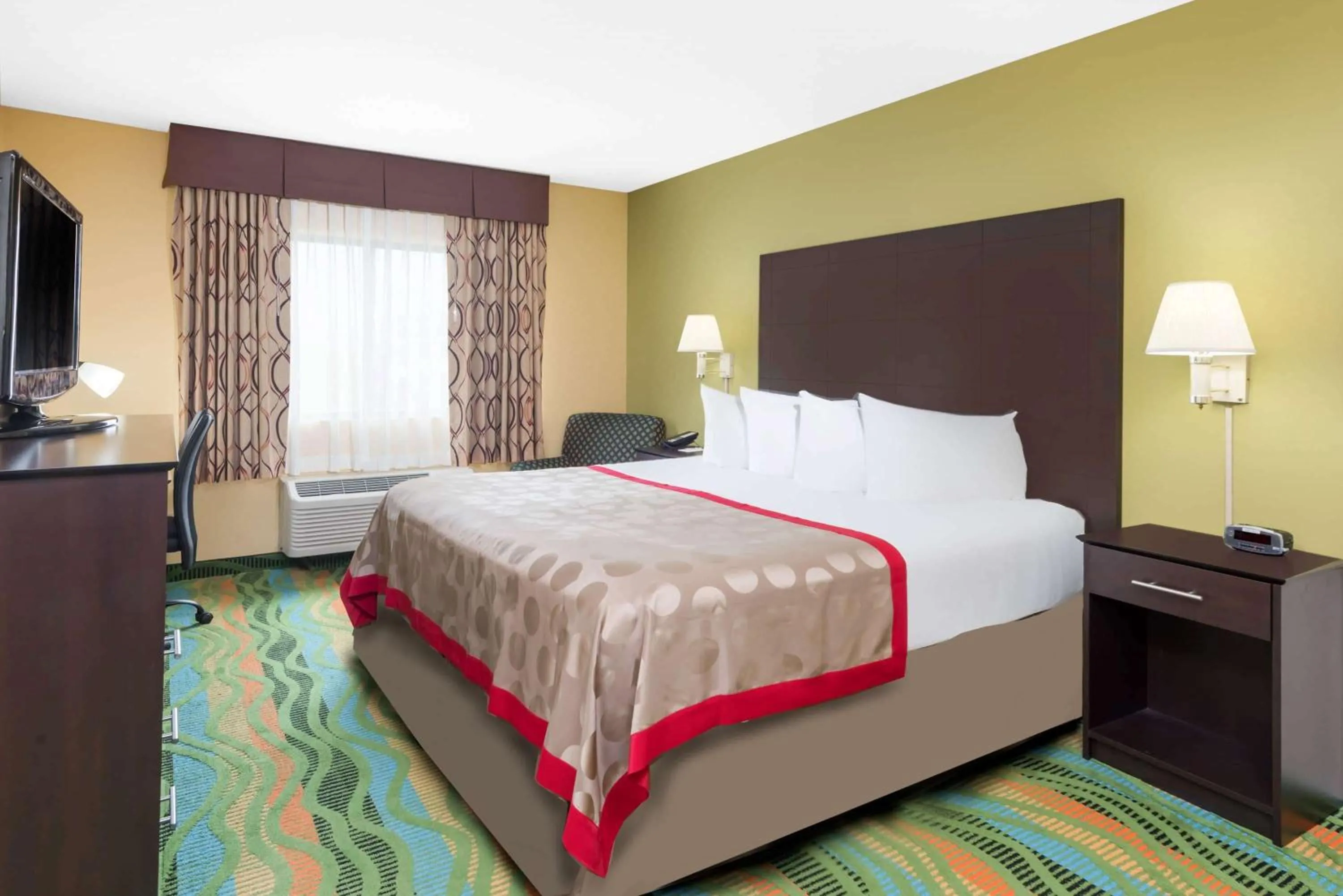Photo of the whole room, Bed in Ramada by Wyndham Vandalia