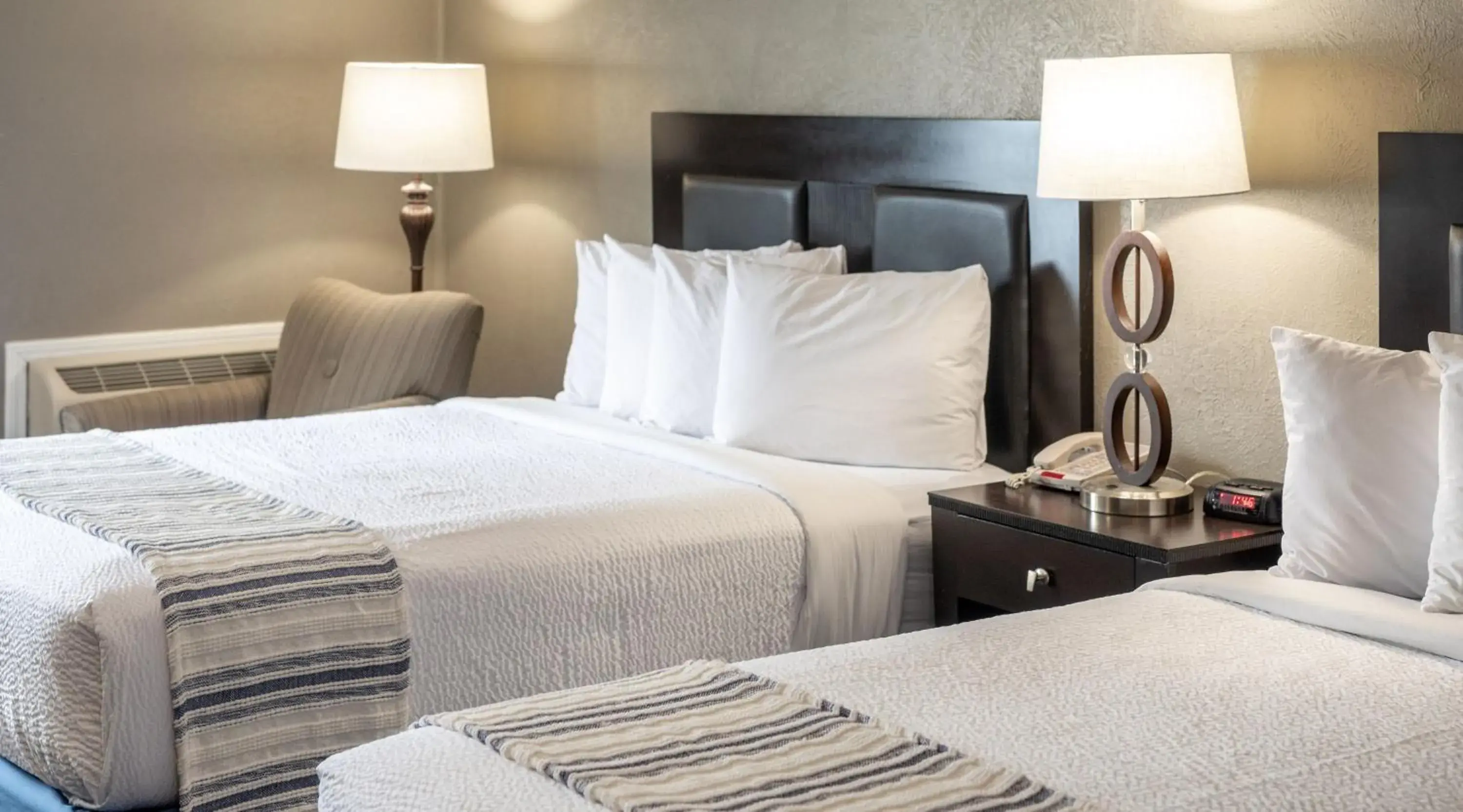 Deluxe Queen Room - Mobility Access/Non-Smoking in THE BRANSINN Entertainment District Deluxe Queen Room - Mobility Access/Non-Smoking in THE BRANSINN Entertainment District