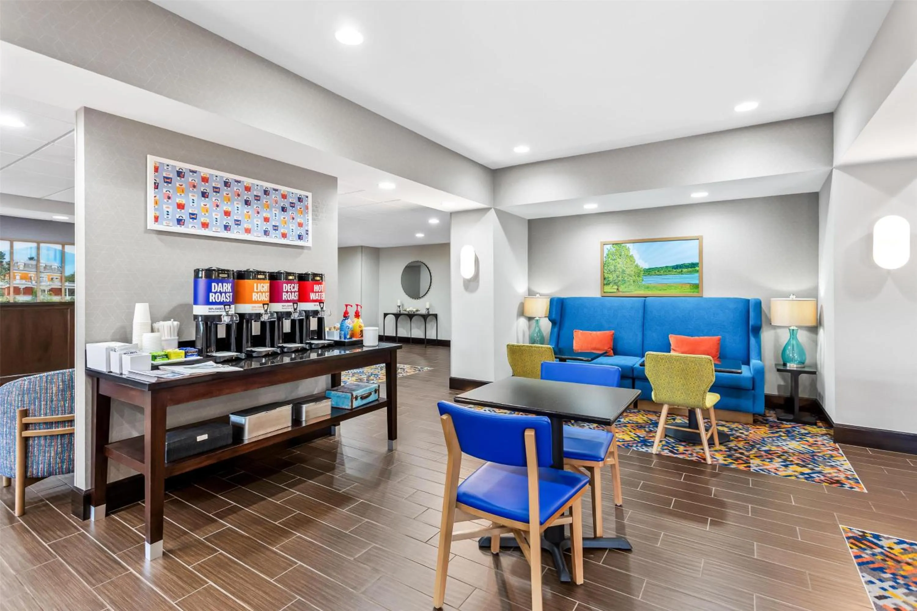 Lobby or reception in Hampton Inn Dekalb - Near the University