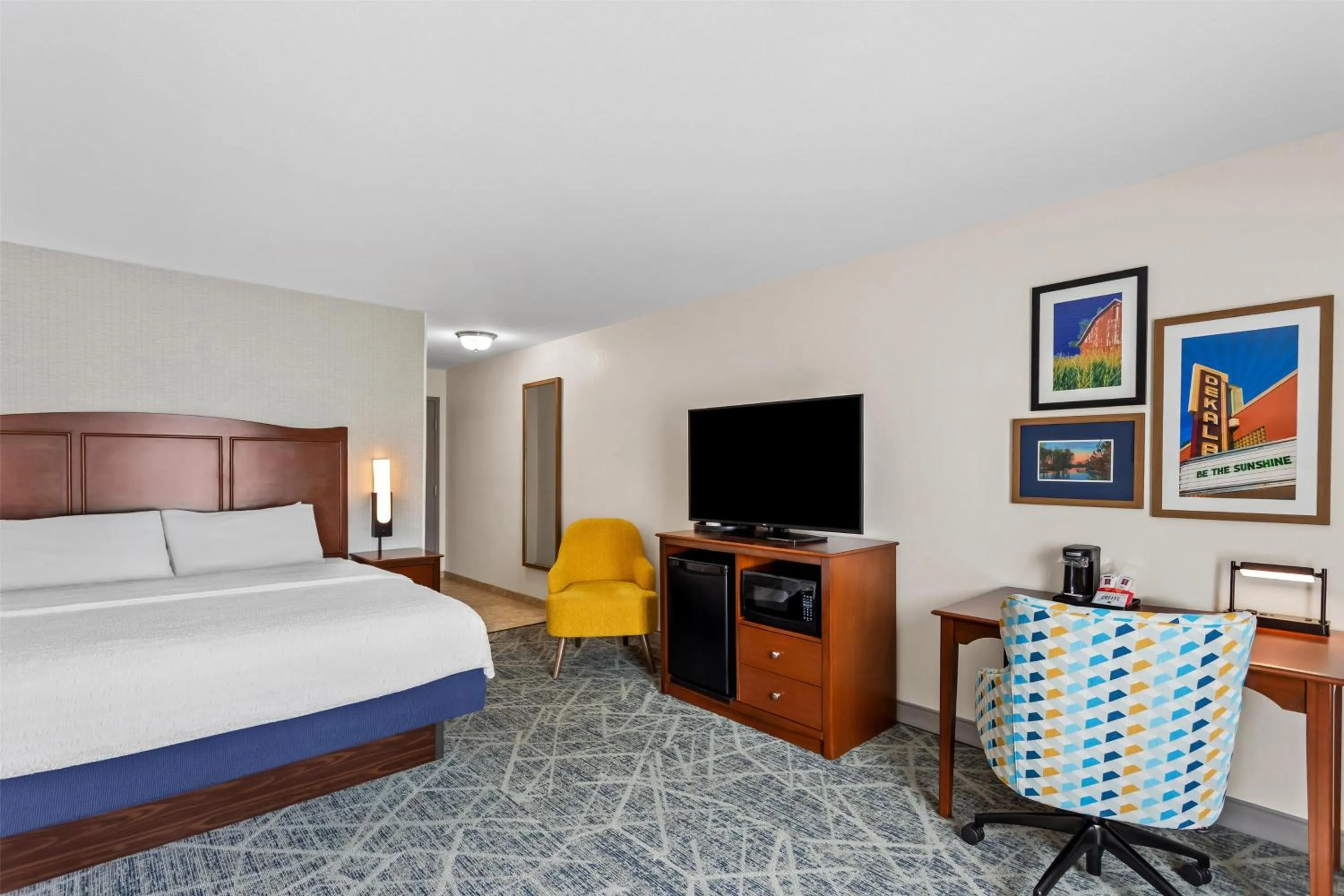 Bed in Hampton Inn Dekalb - Near the University