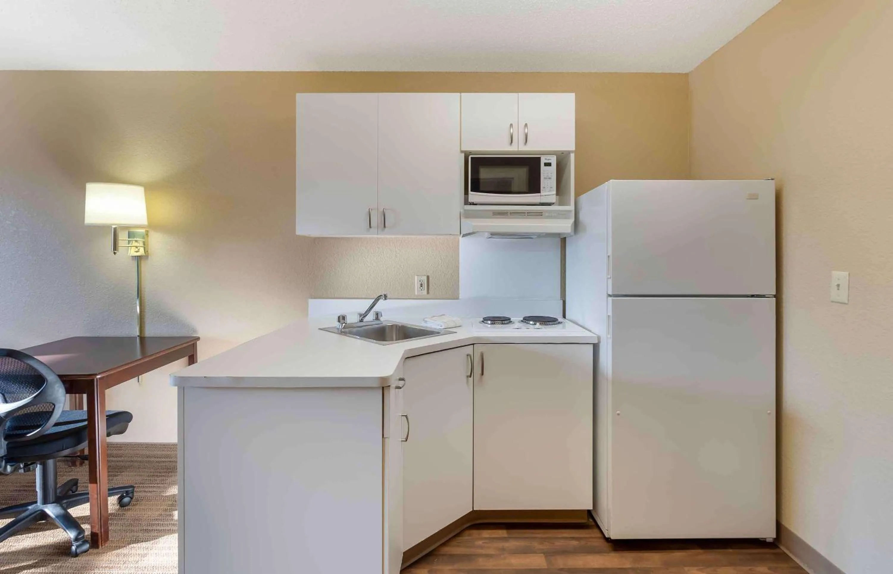 Bedroom in Extended Stay America Suites - Chicago - Vernon Hills - Lake Forest