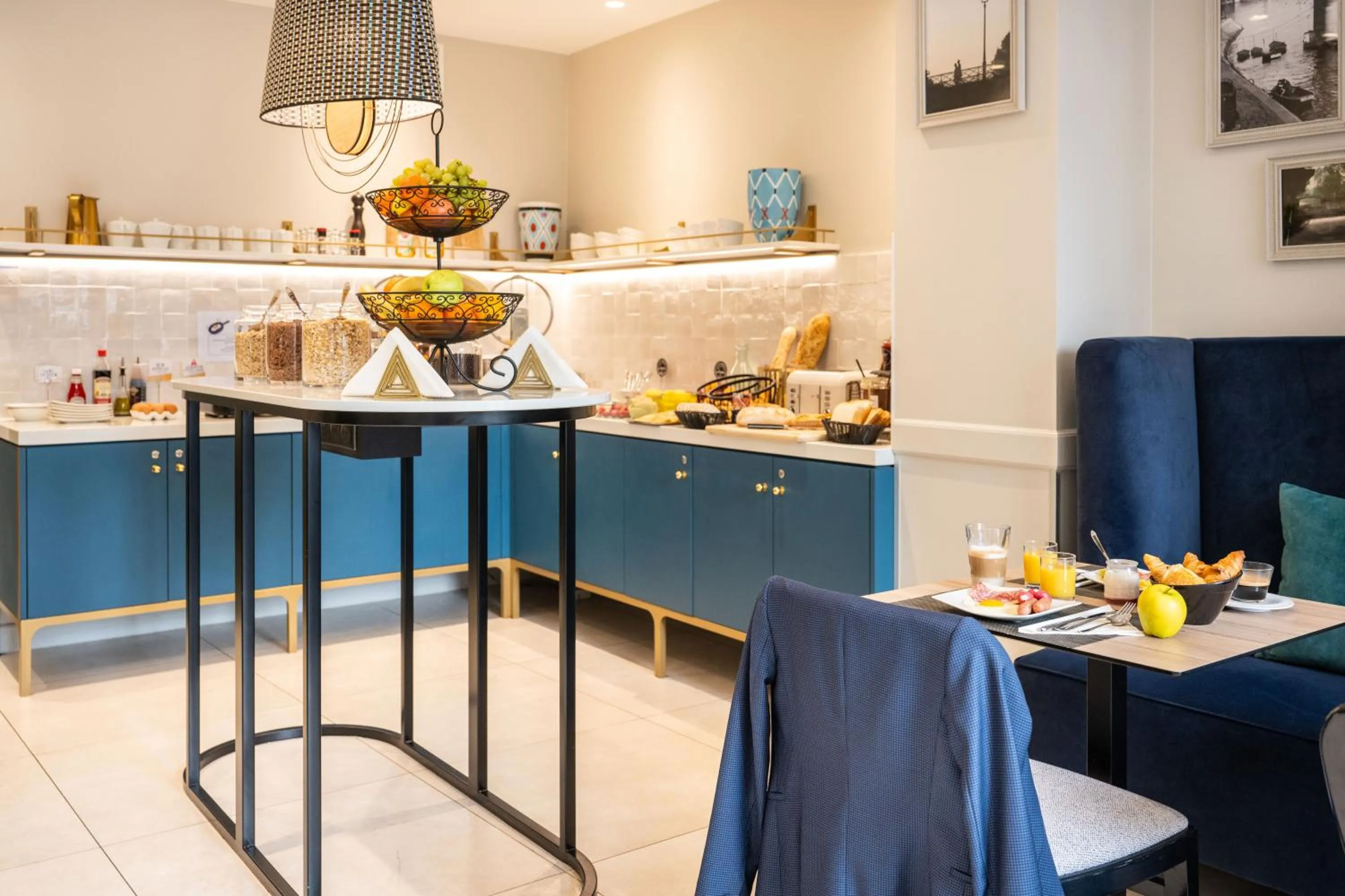 Breakfast in Mercure Paris Notre Dame Saint Germain des Prés