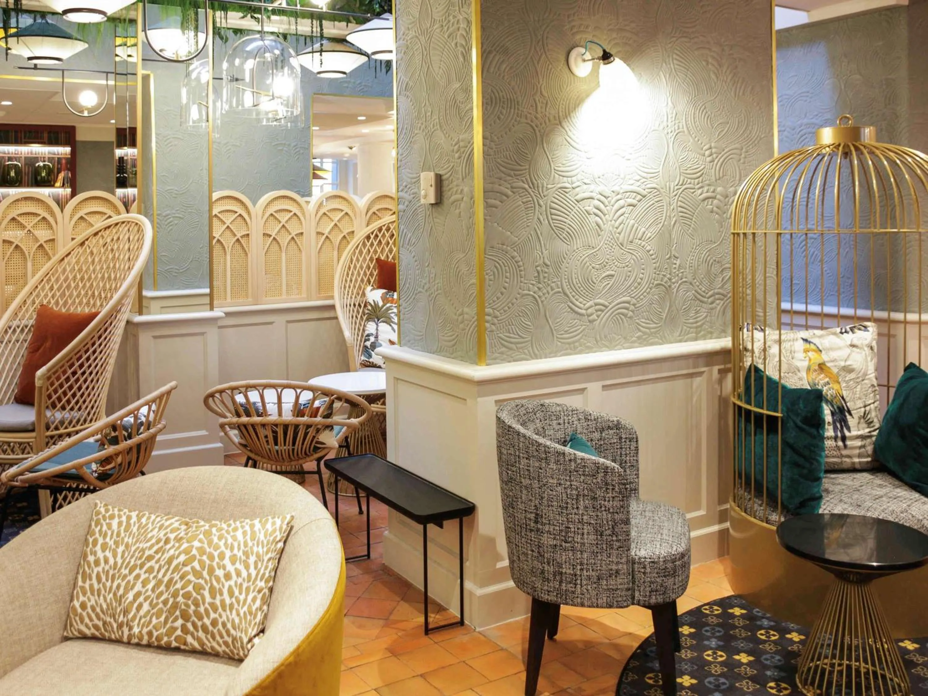 Lobby or reception in Mercure Paris Notre Dame Saint Germain des Prés