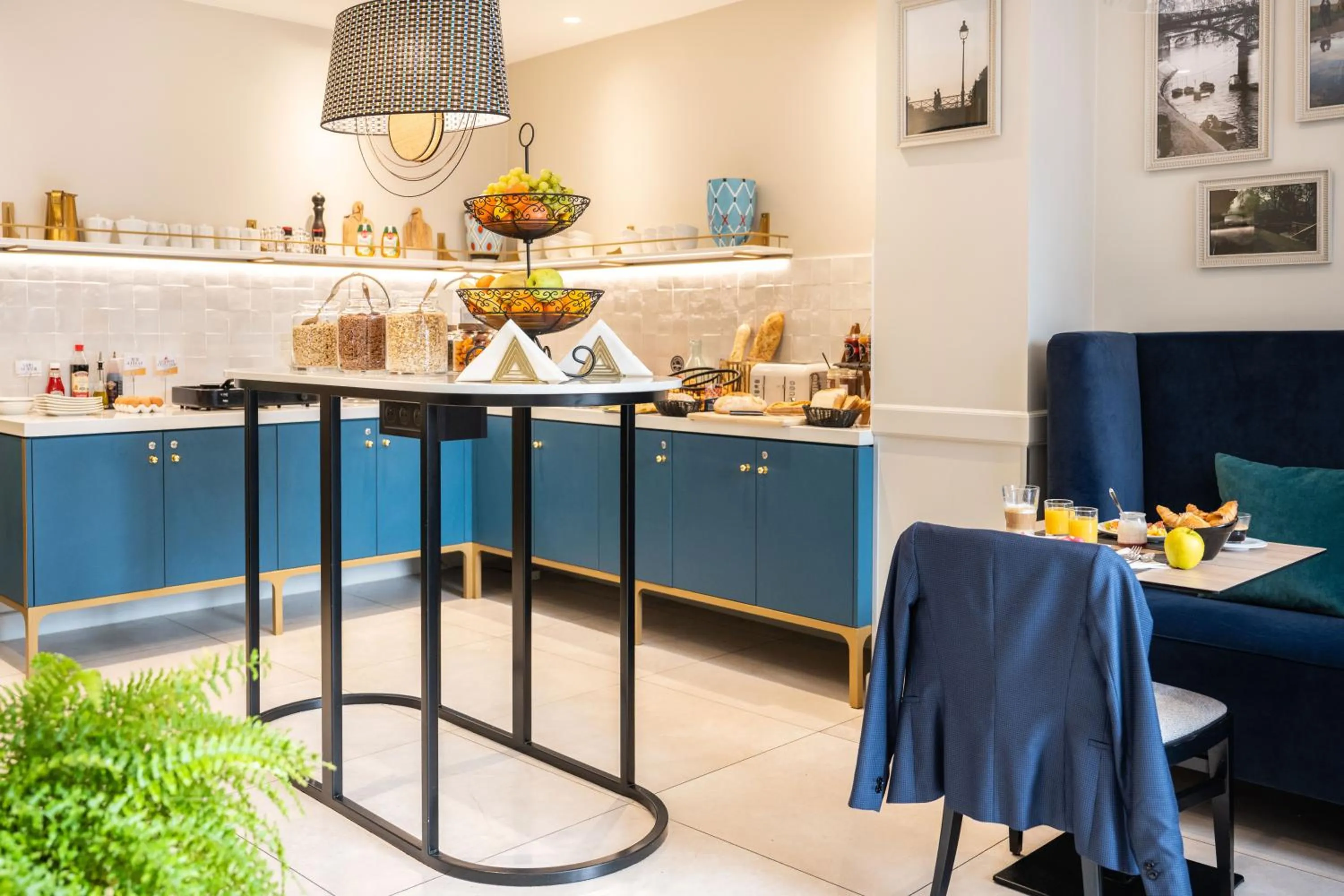 Breakfast in Mercure Paris Notre Dame Saint Germain des Prés