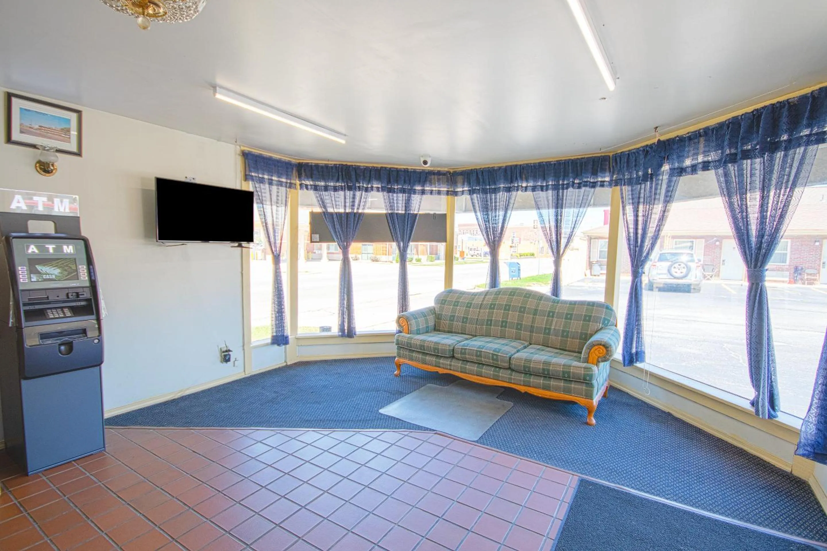 Lobby or reception, Seating Area in Centralia Motel near Downtown by OYO