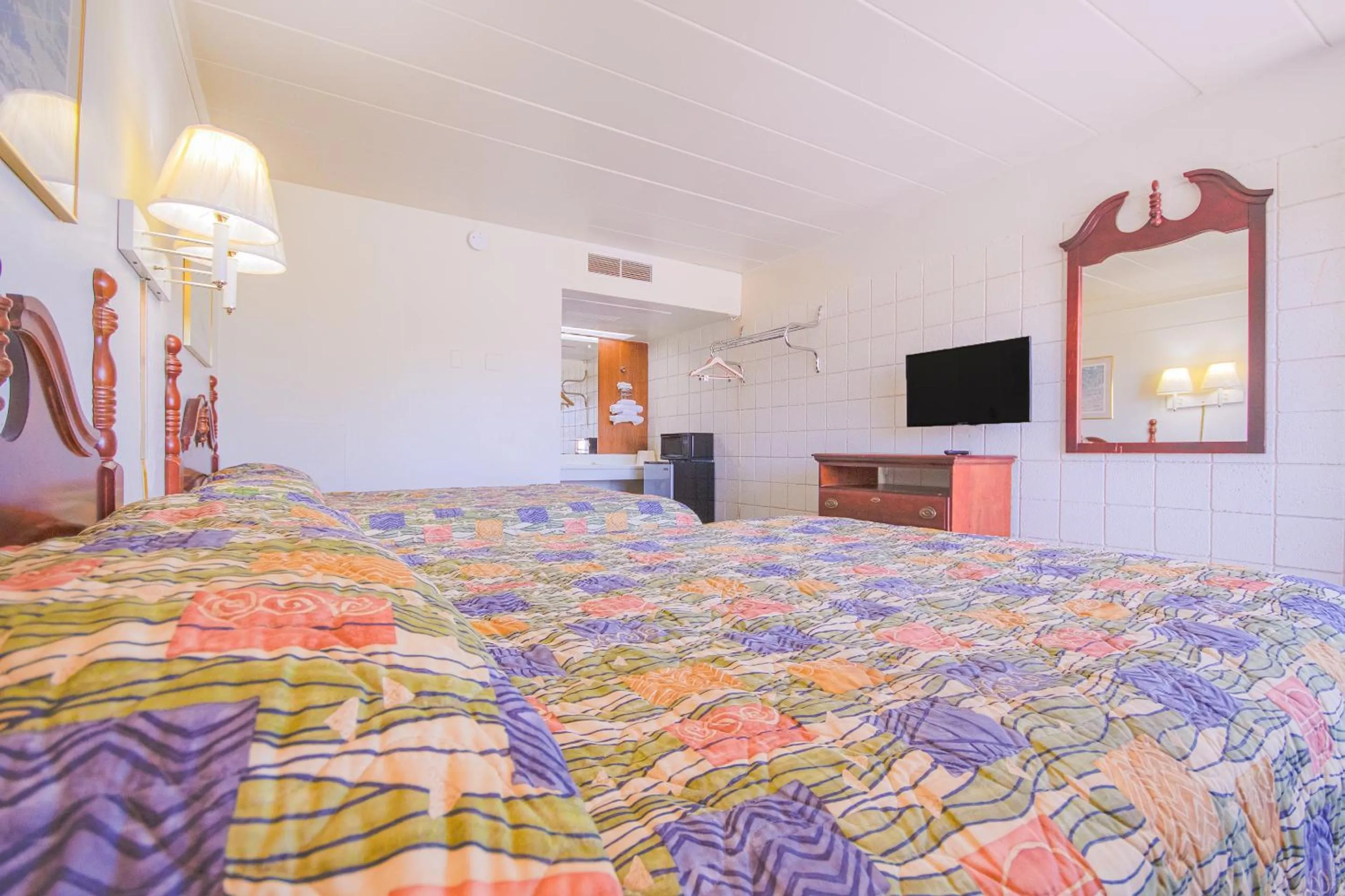 Bedroom in Centralia Motel near Downtown by OYO