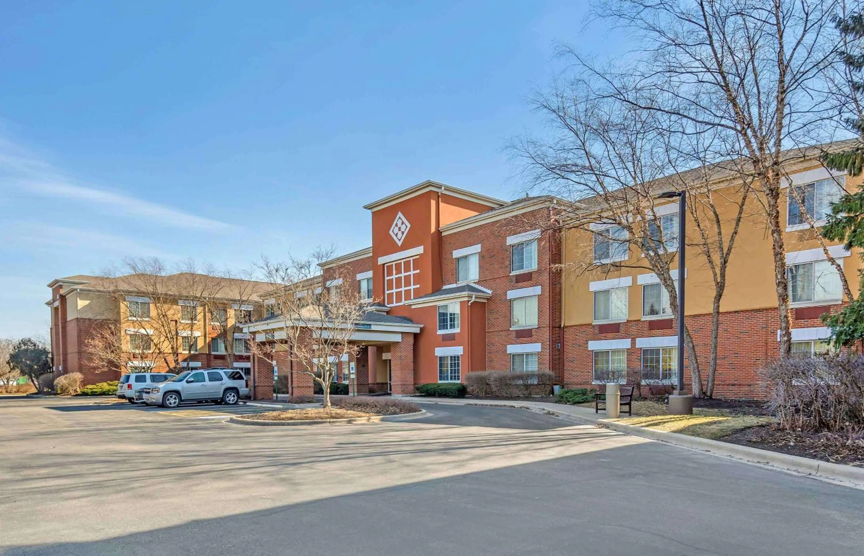 Property building in Extended Stay America Select Suites - Chicago - Vernon Hills - Lincolnshire