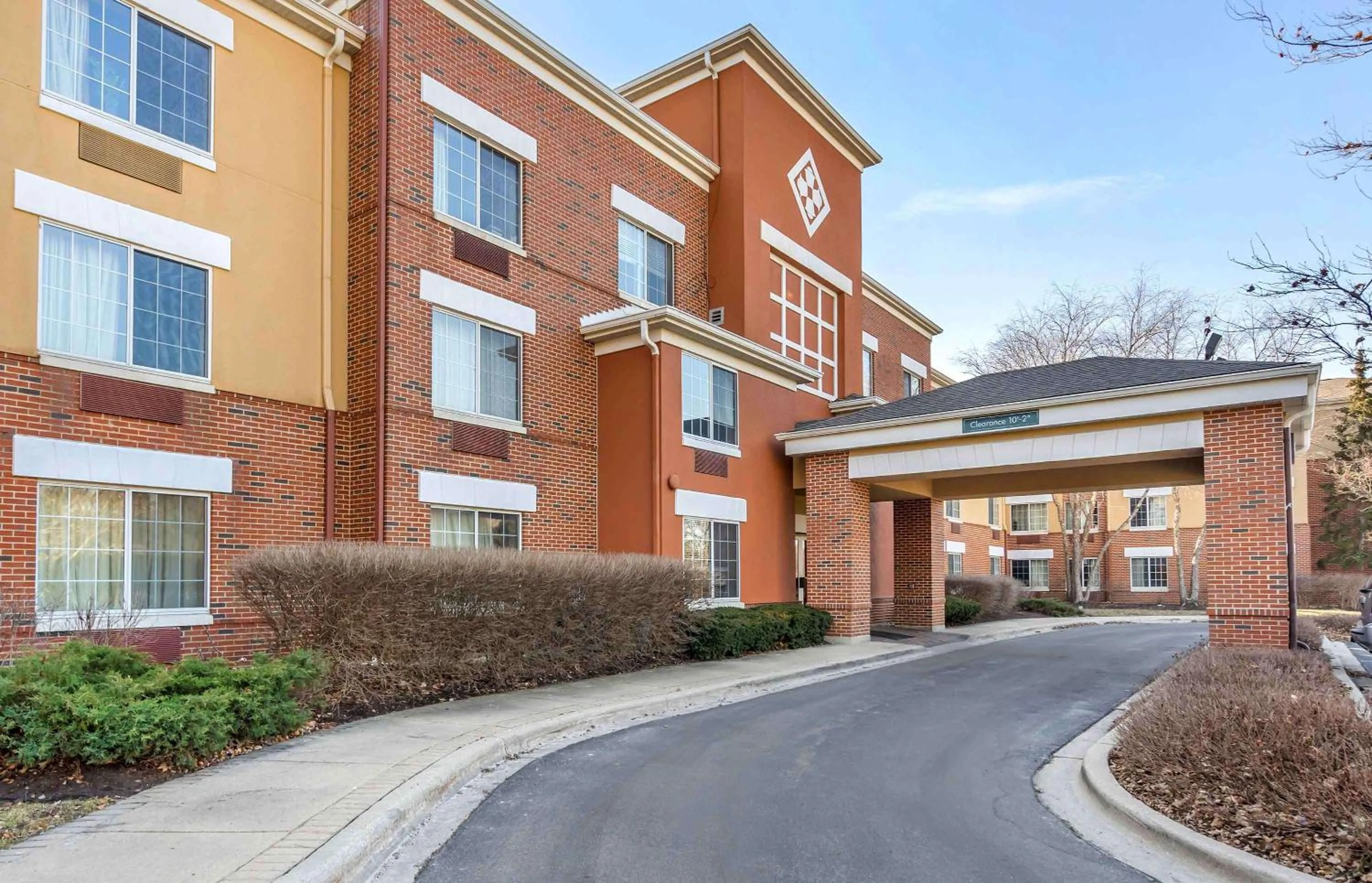 Property building in Extended Stay America Select Suites - Chicago - Vernon Hills - Lincolnshire