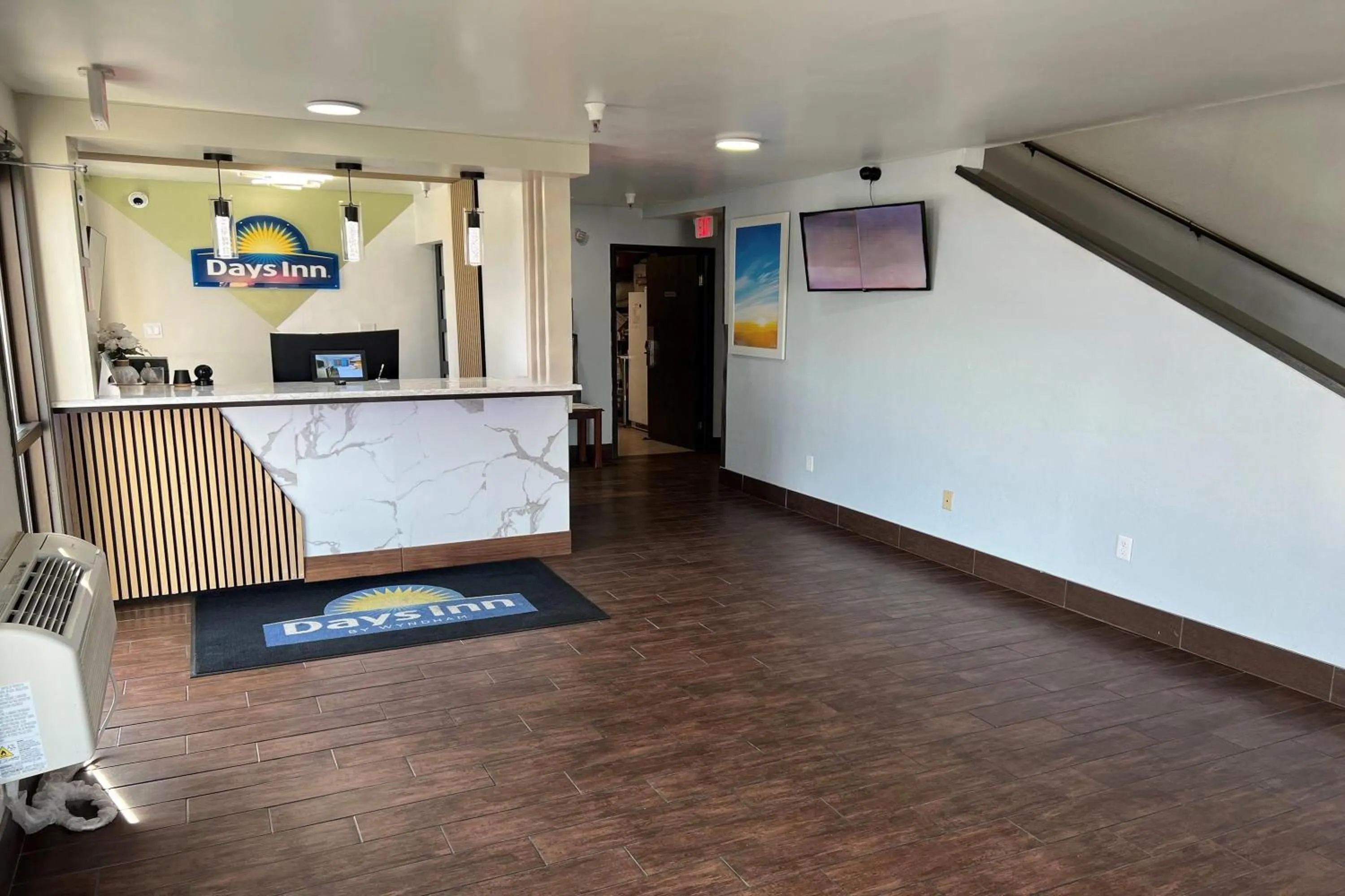 Lobby or reception in Days Inn by Wyndham Salina I-70