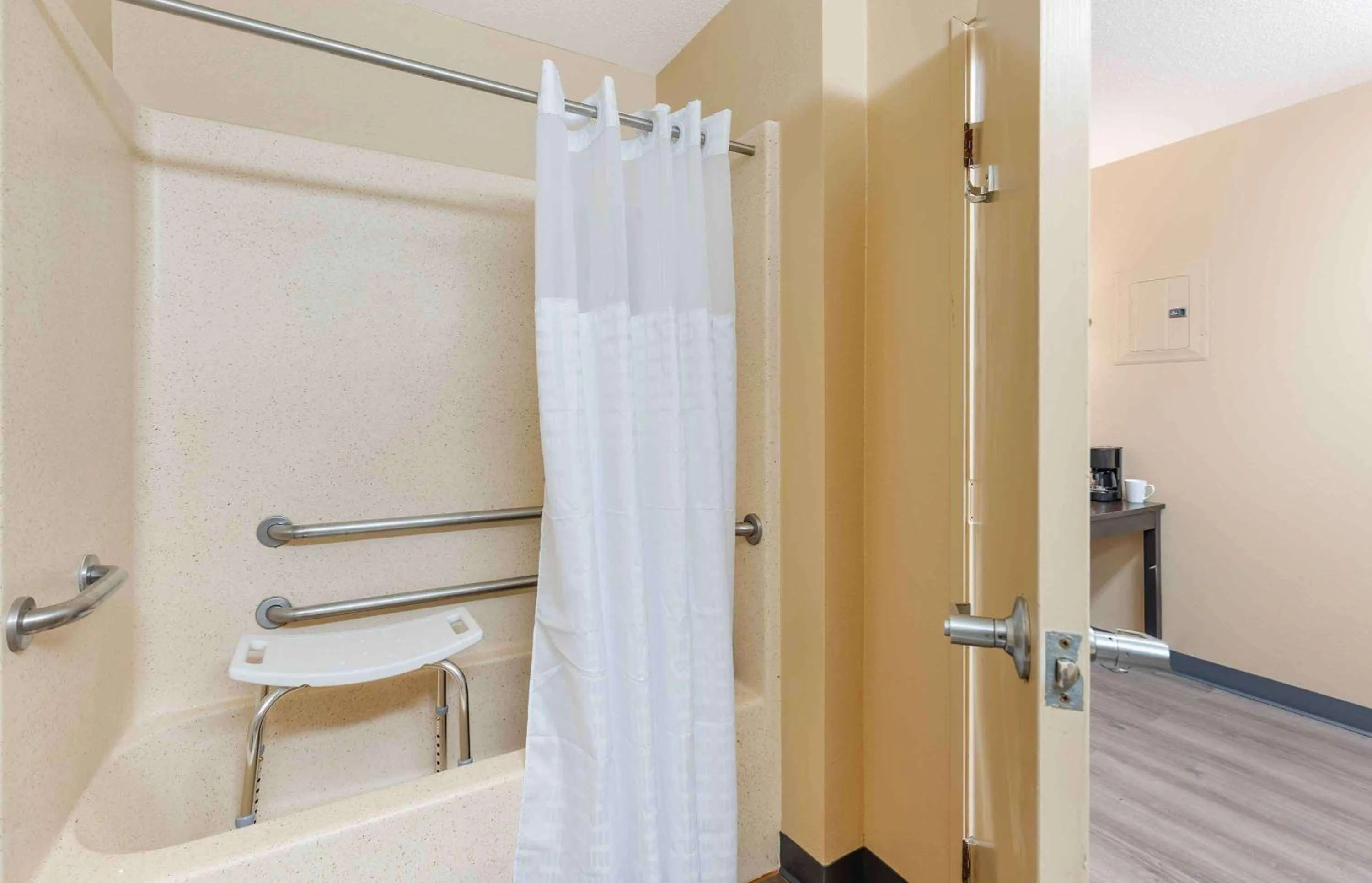 Bathroom in Extended Stay America Suites - St Louis - Westport - E Lackland Rd