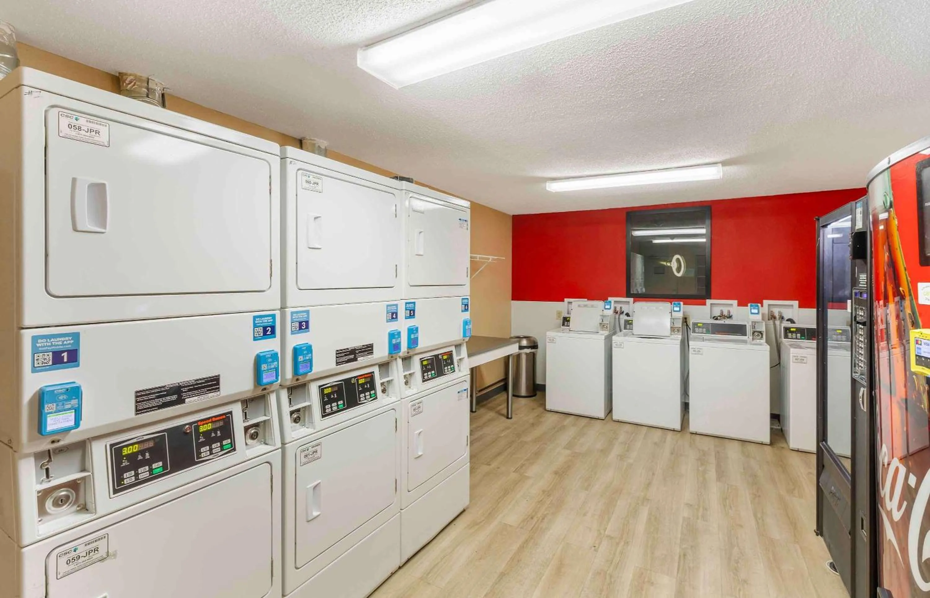 Property building in Extended Stay America Suites - St Louis - Westport - E Lackland Rd