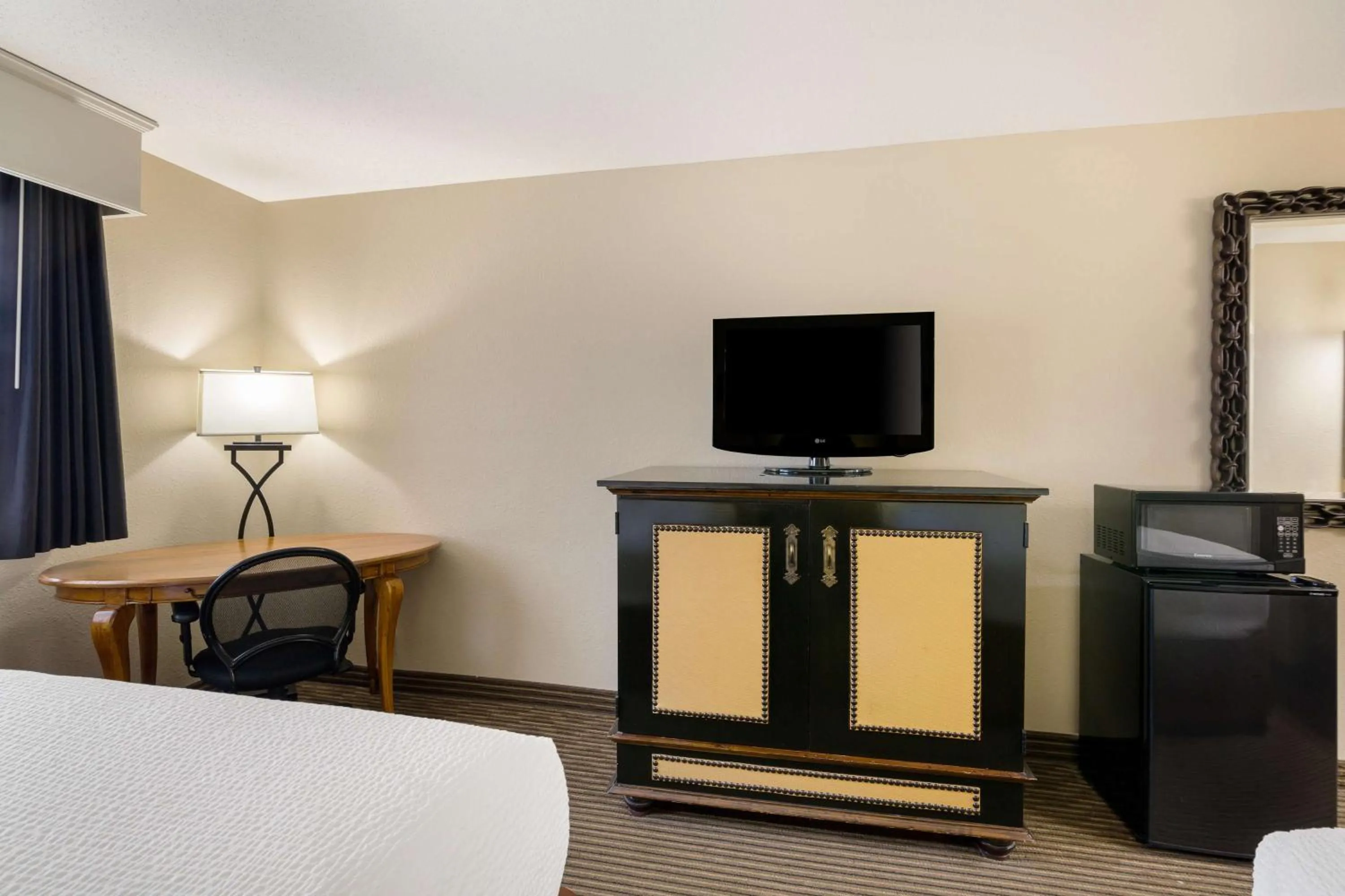Bedroom, Bed in Revel Hotel Minot - SureStay Collection by Best Western