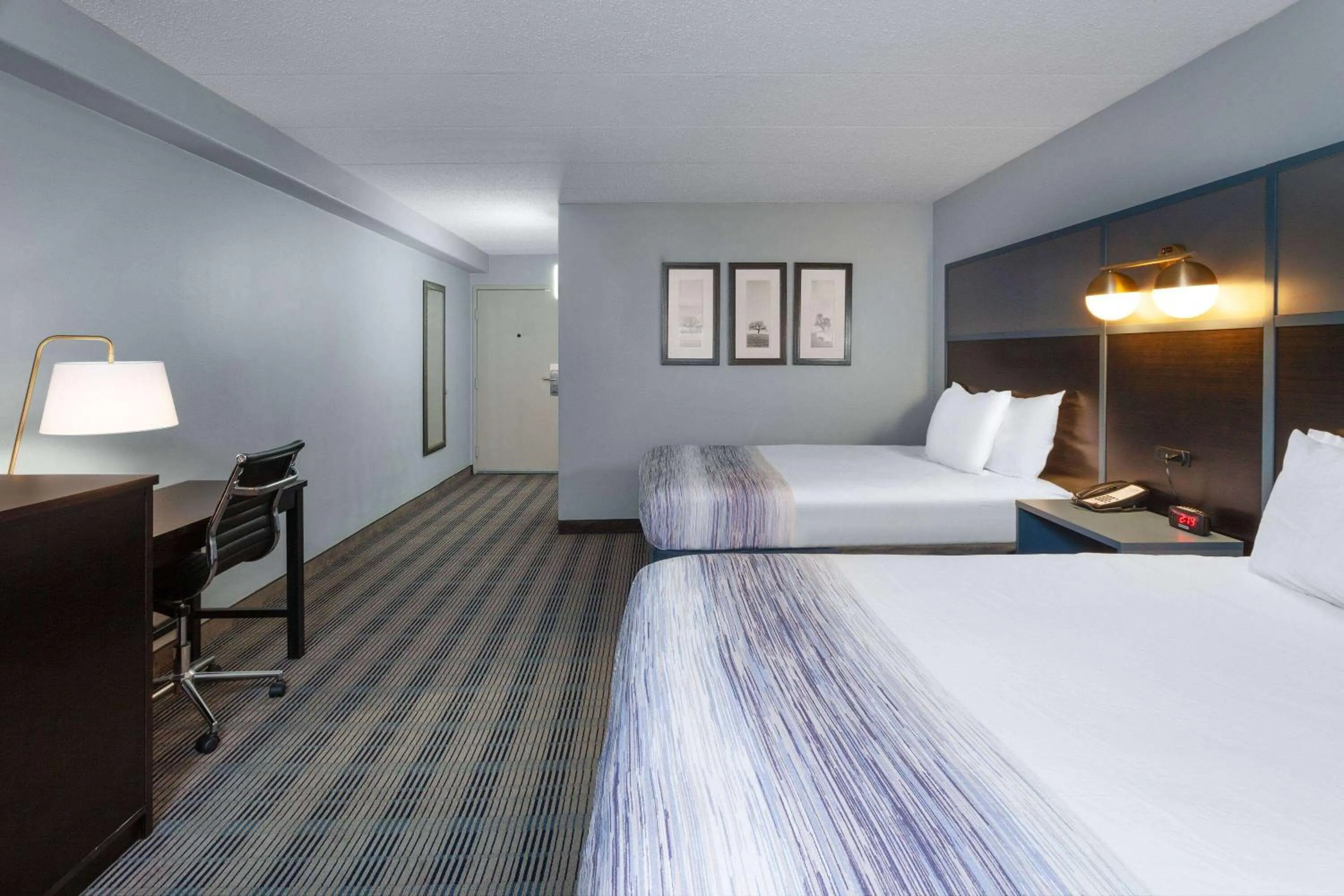 Photo of the whole room, Bed in AmericInn by Wyndham Peoria