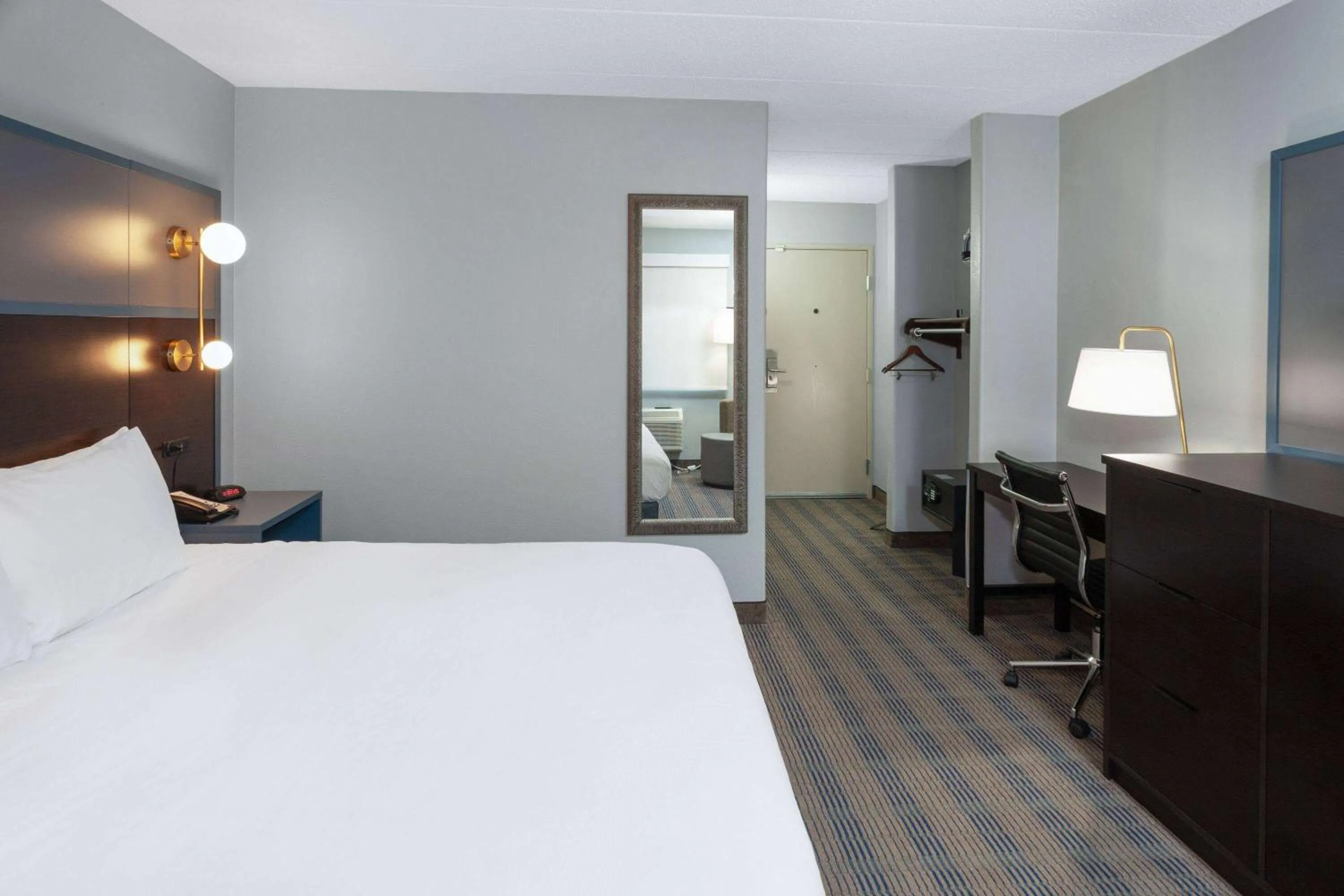 Photo of the whole room, Bed in AmericInn by Wyndham Peoria