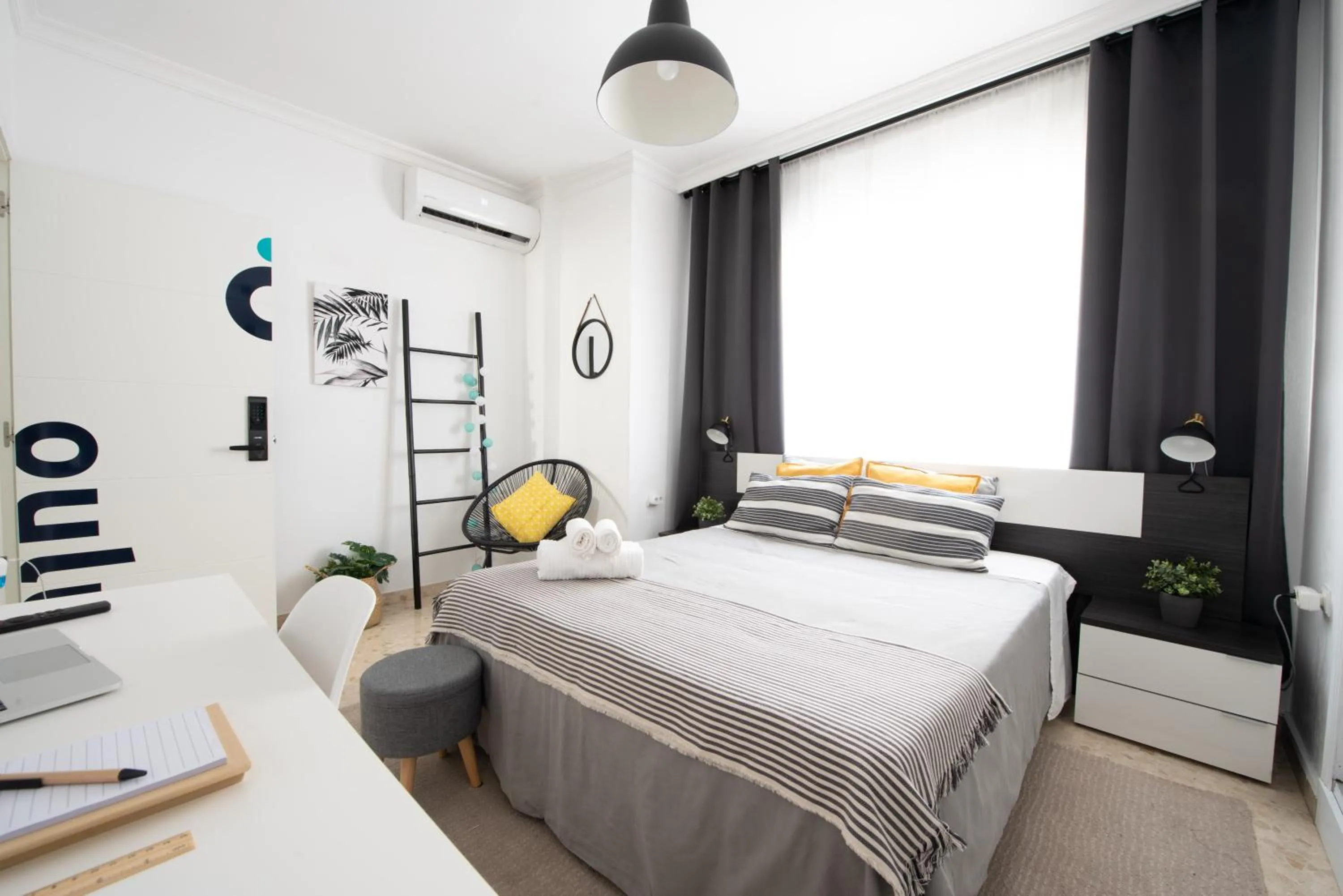 TV and multimedia, Bed in Nordik Rooms Urban - Trinidad "Copenhague"