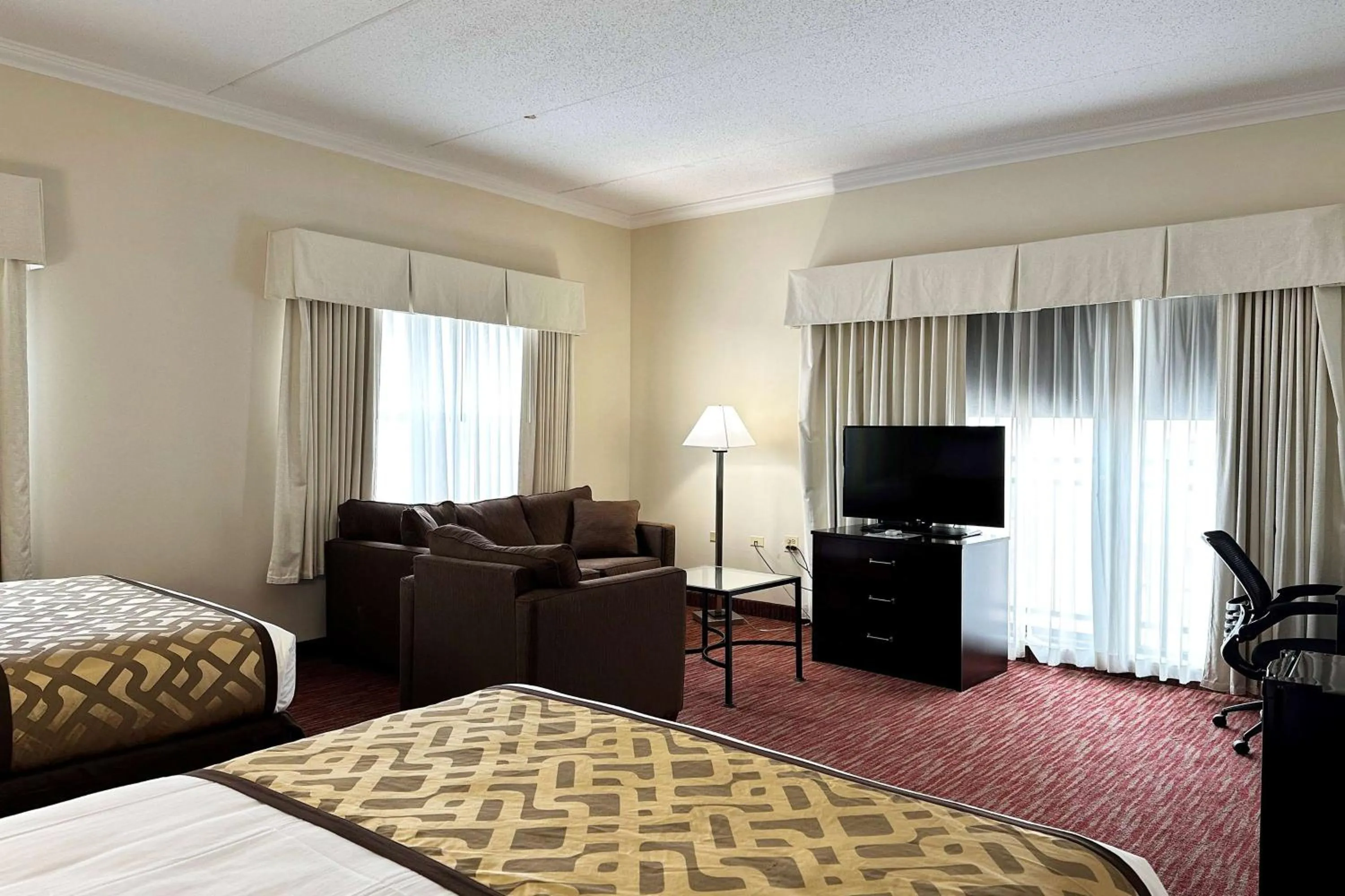 Photo of the whole room, Bed in Chicago South Loop Hotel