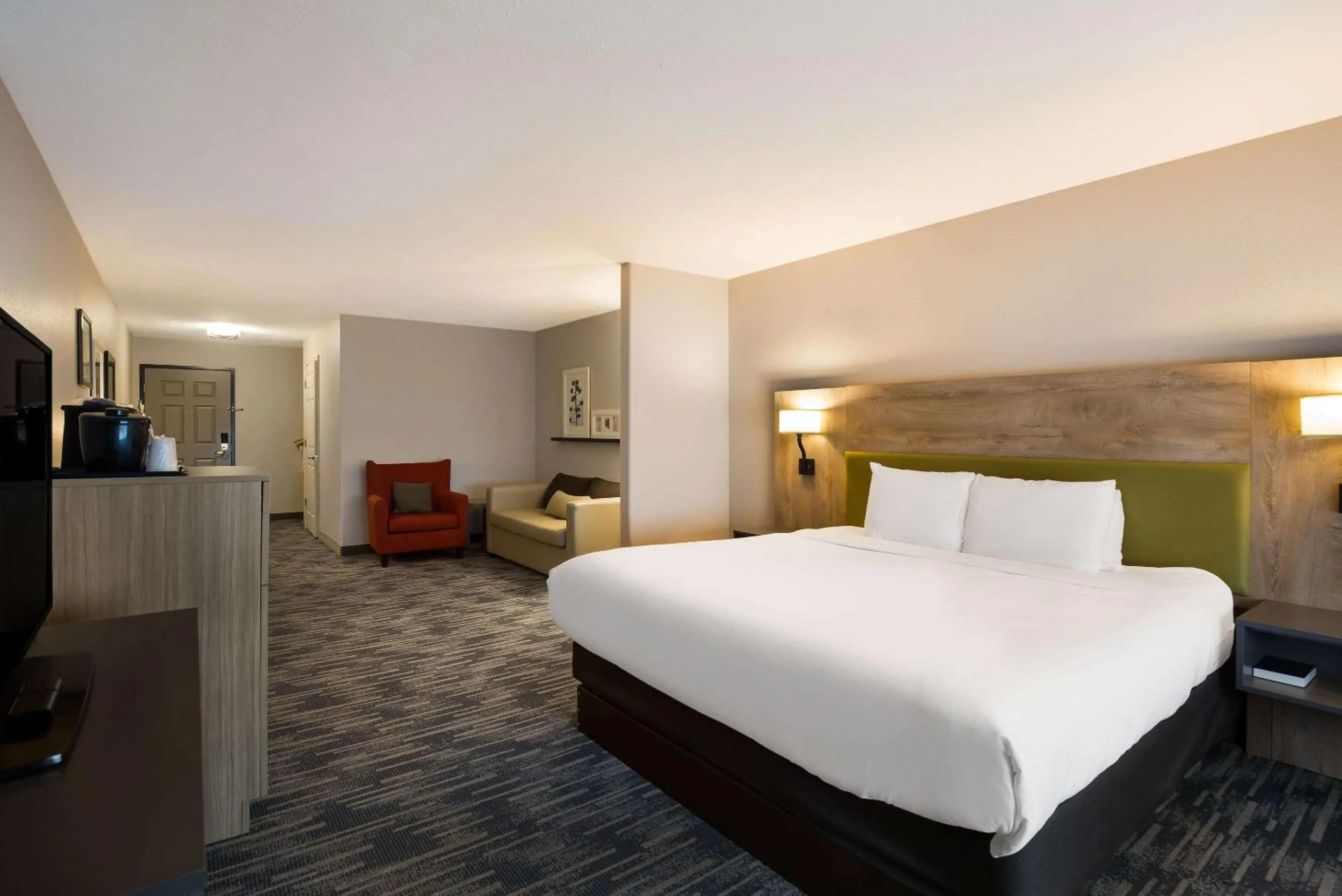 Bedroom, Bed in Country Inn & Suites by Radisson, Marion, IL