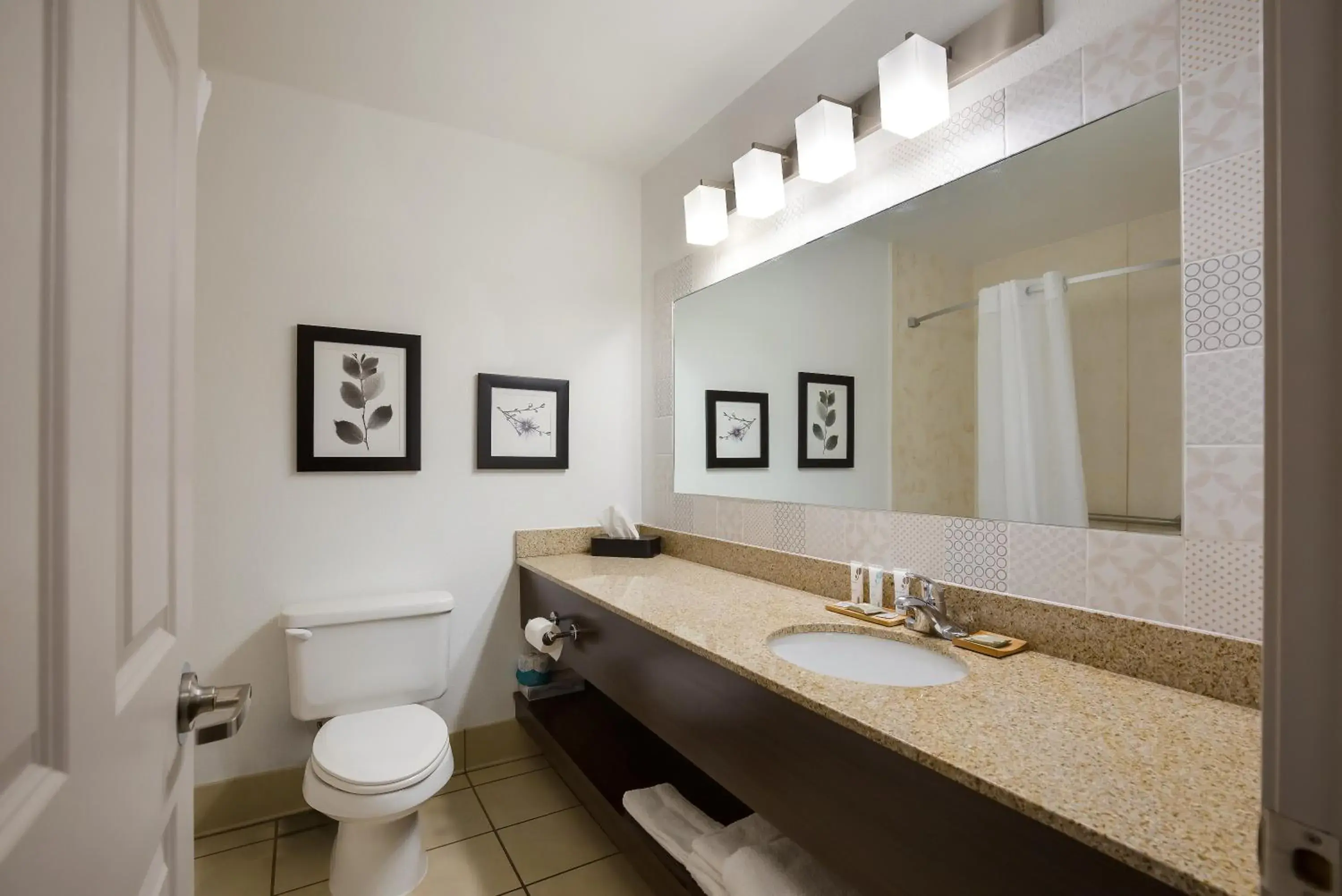 King Room in Country Inn & Suites by Radisson, Marion, IL King Room in Country Inn & Suites by Radisson, Marion, IL