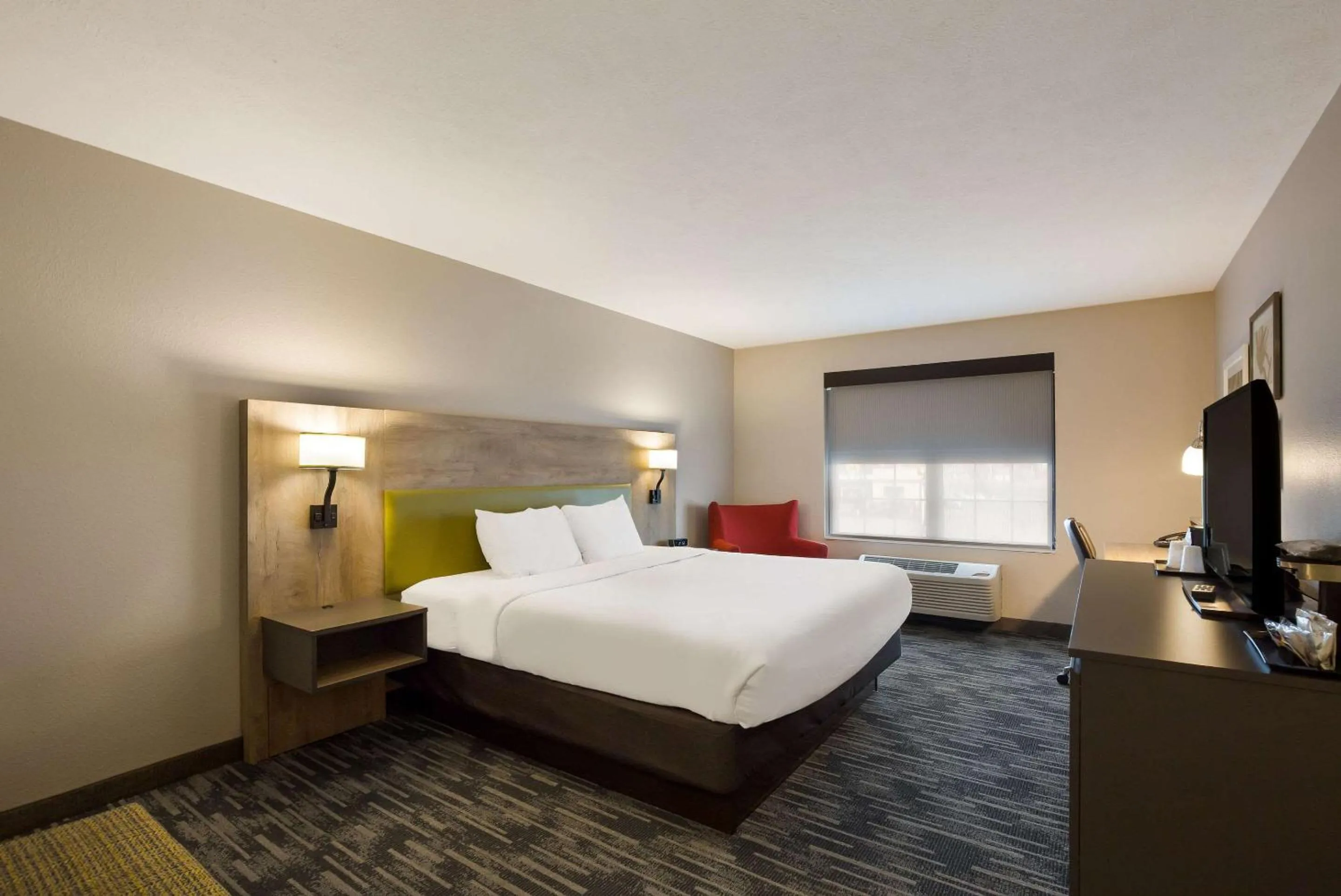 Bedroom, Bed in Country Inn & Suites by Radisson, Marion, IL