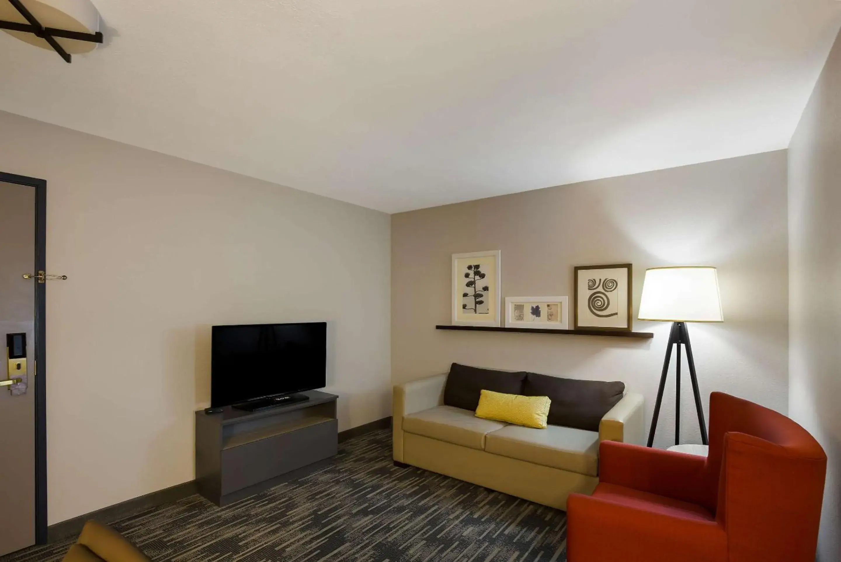 One-Bedroom Queen Suite with Sofa Bed in Country Inn & Suites by Radisson, Marion, IL One-Bedroom Queen Suite with Sofa Bed in Country Inn & Suites by Radisson, Marion, IL