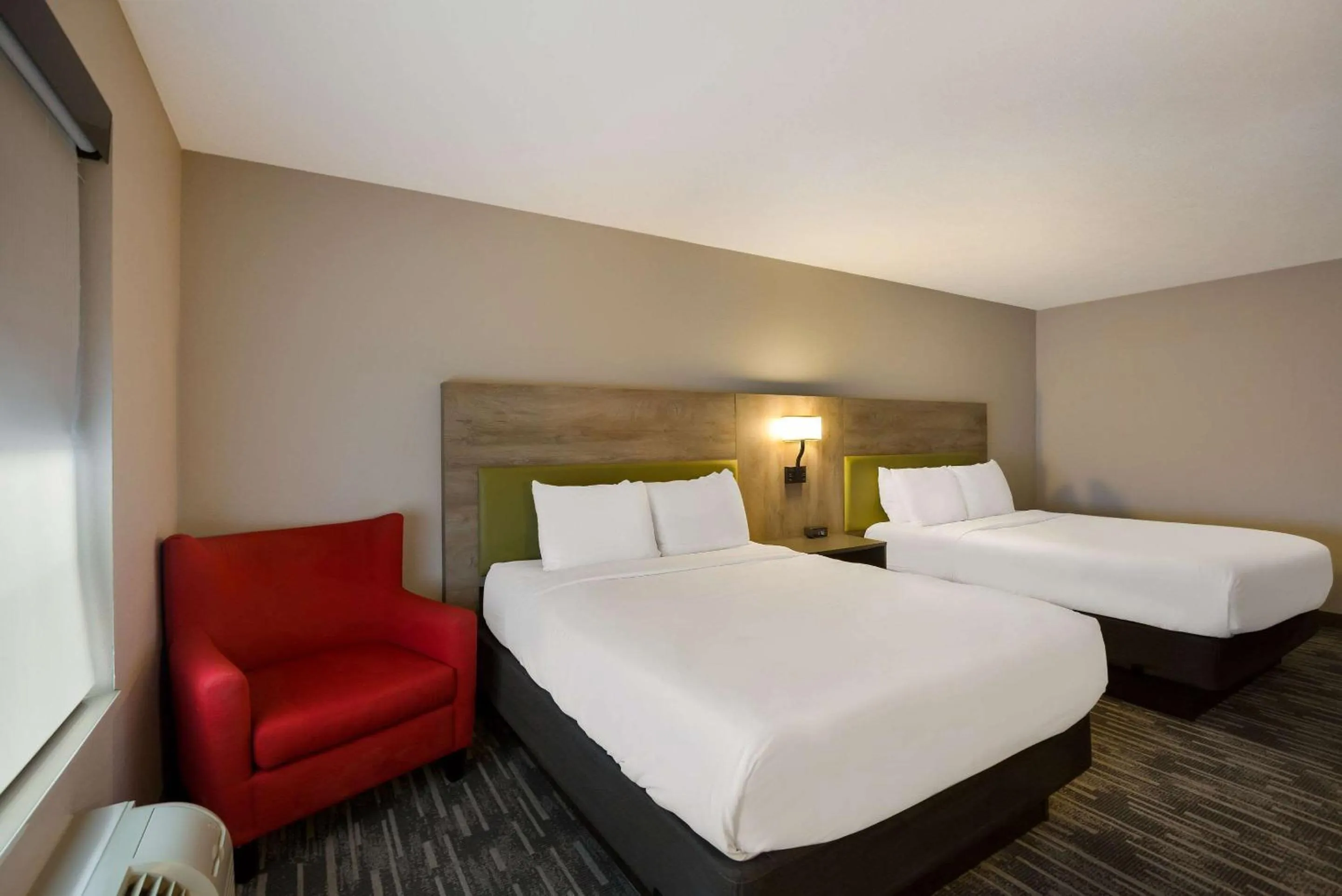 Bedroom, Bed in Country Inn & Suites by Radisson, Marion, IL