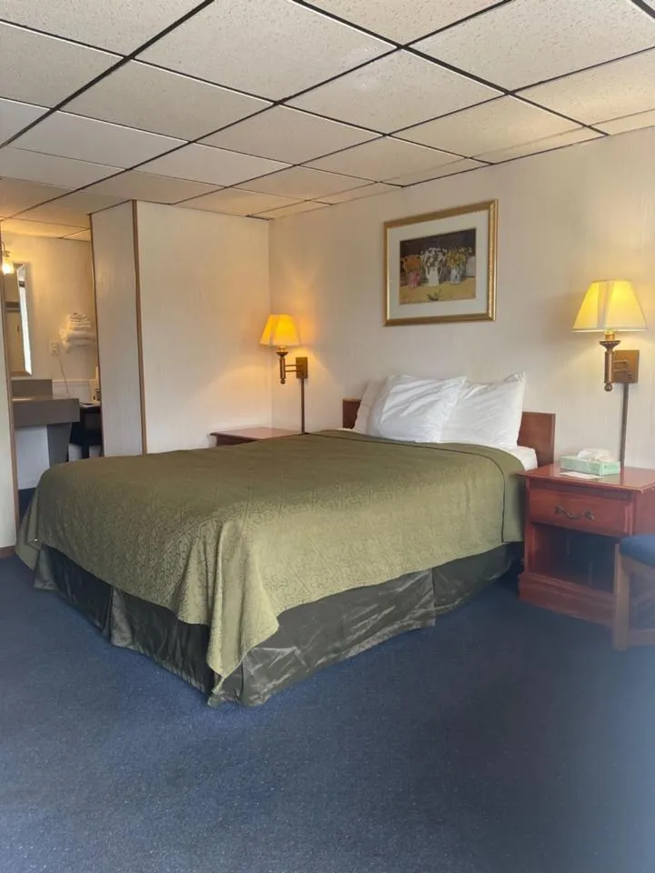 Knights Inn Mackinaw City