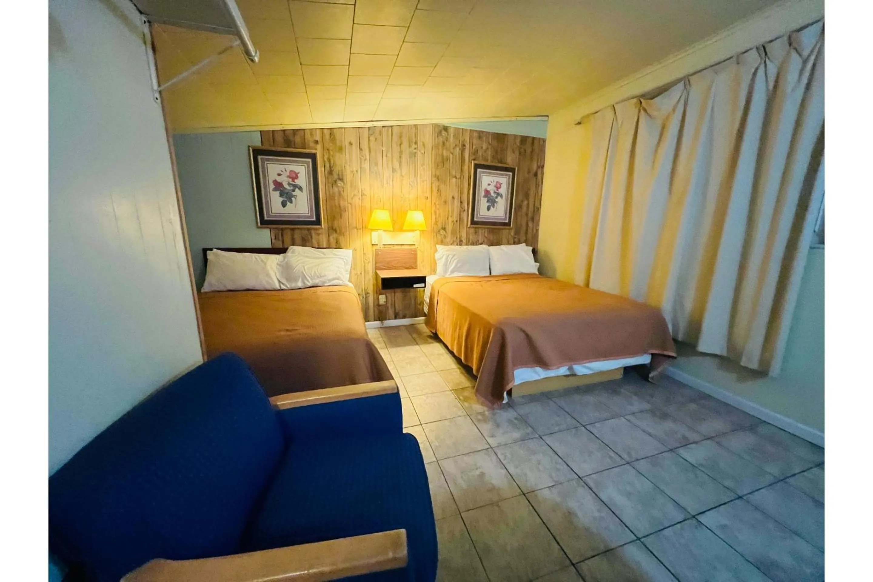 Bedroom in Capital O Sparta Motel Near Carbondale