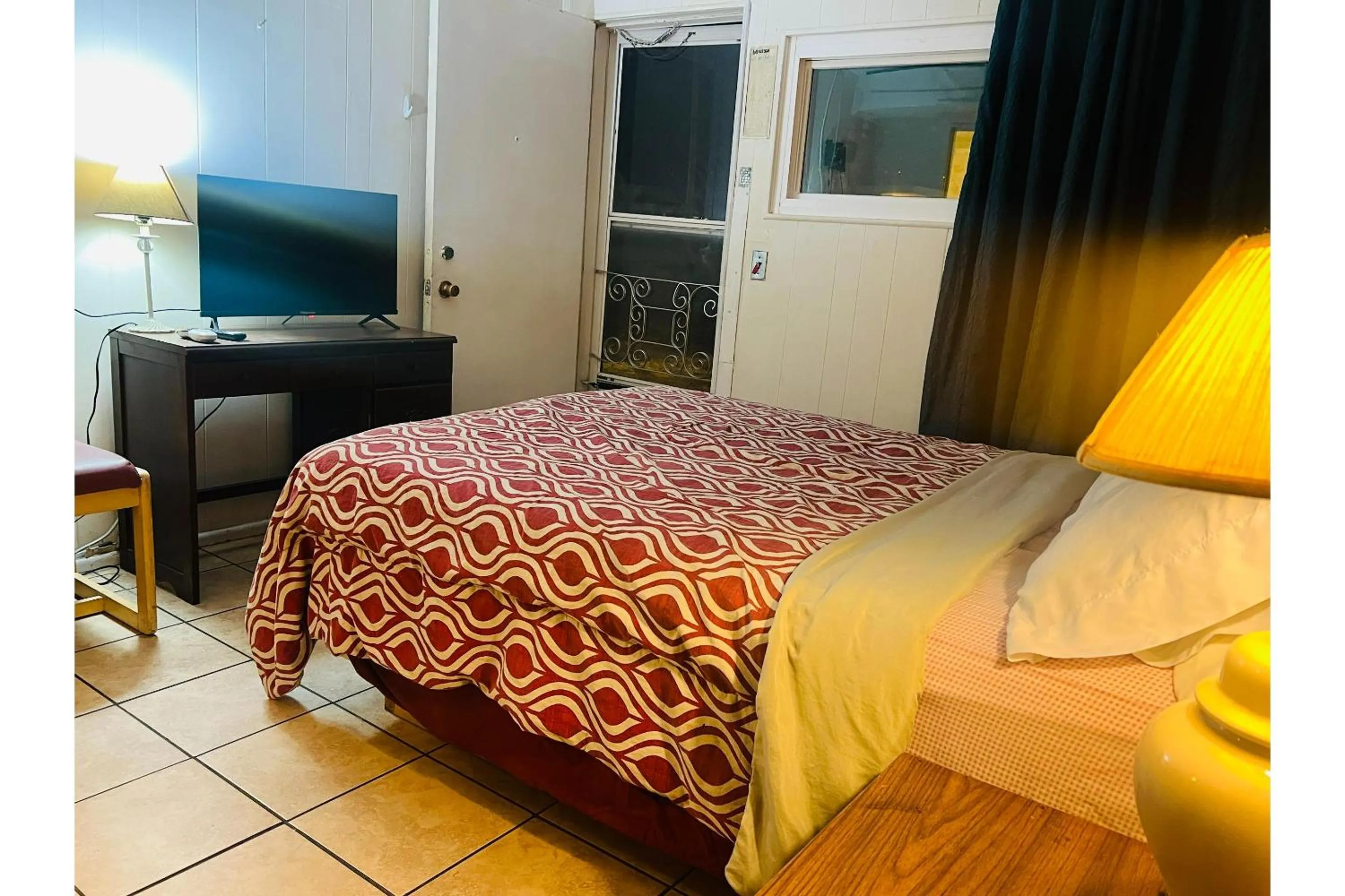 Bedroom in Capital O Sparta Motel Near Carbondale