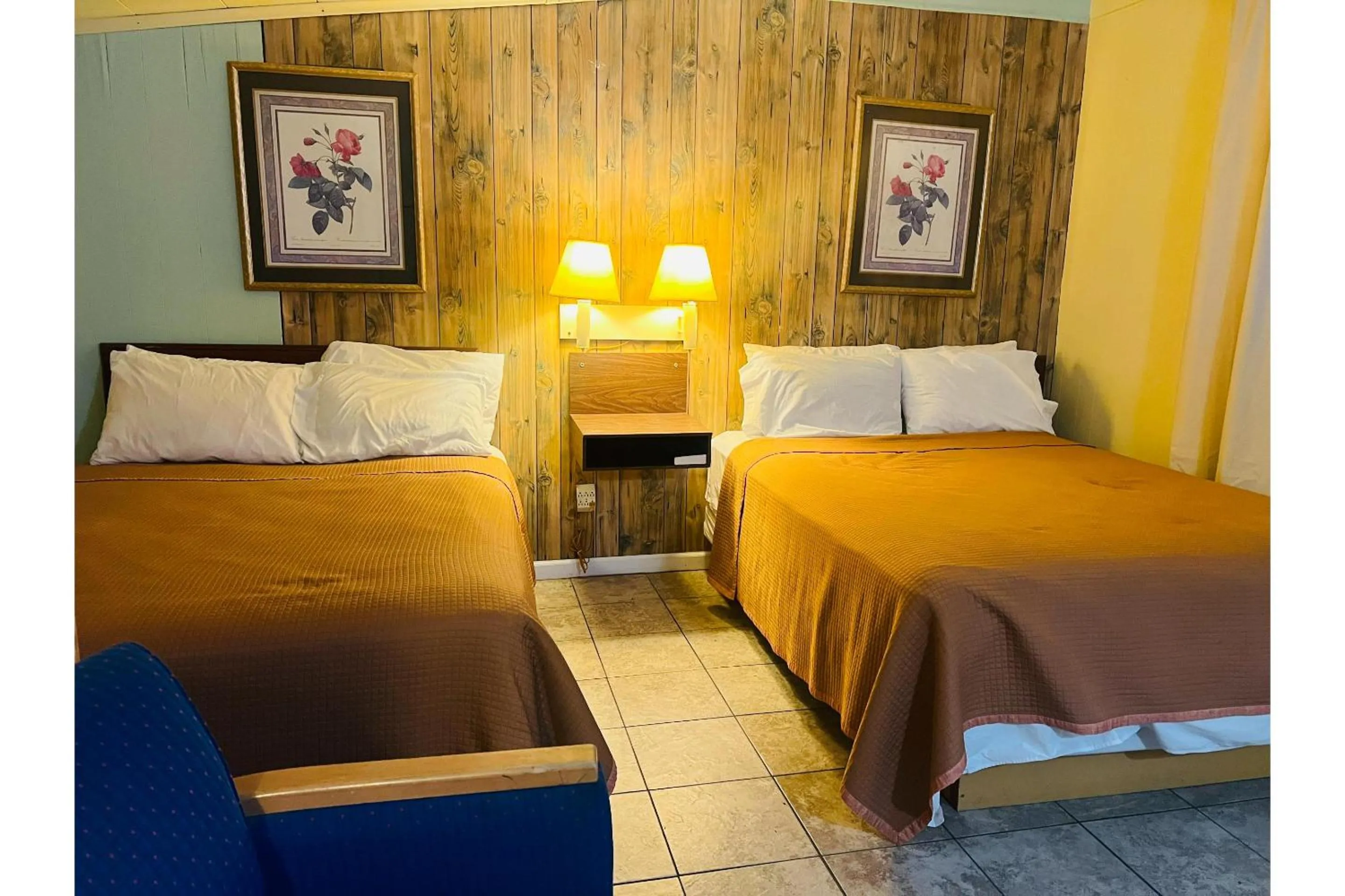 Bedroom in Capital O Sparta Motel Near Carbondale