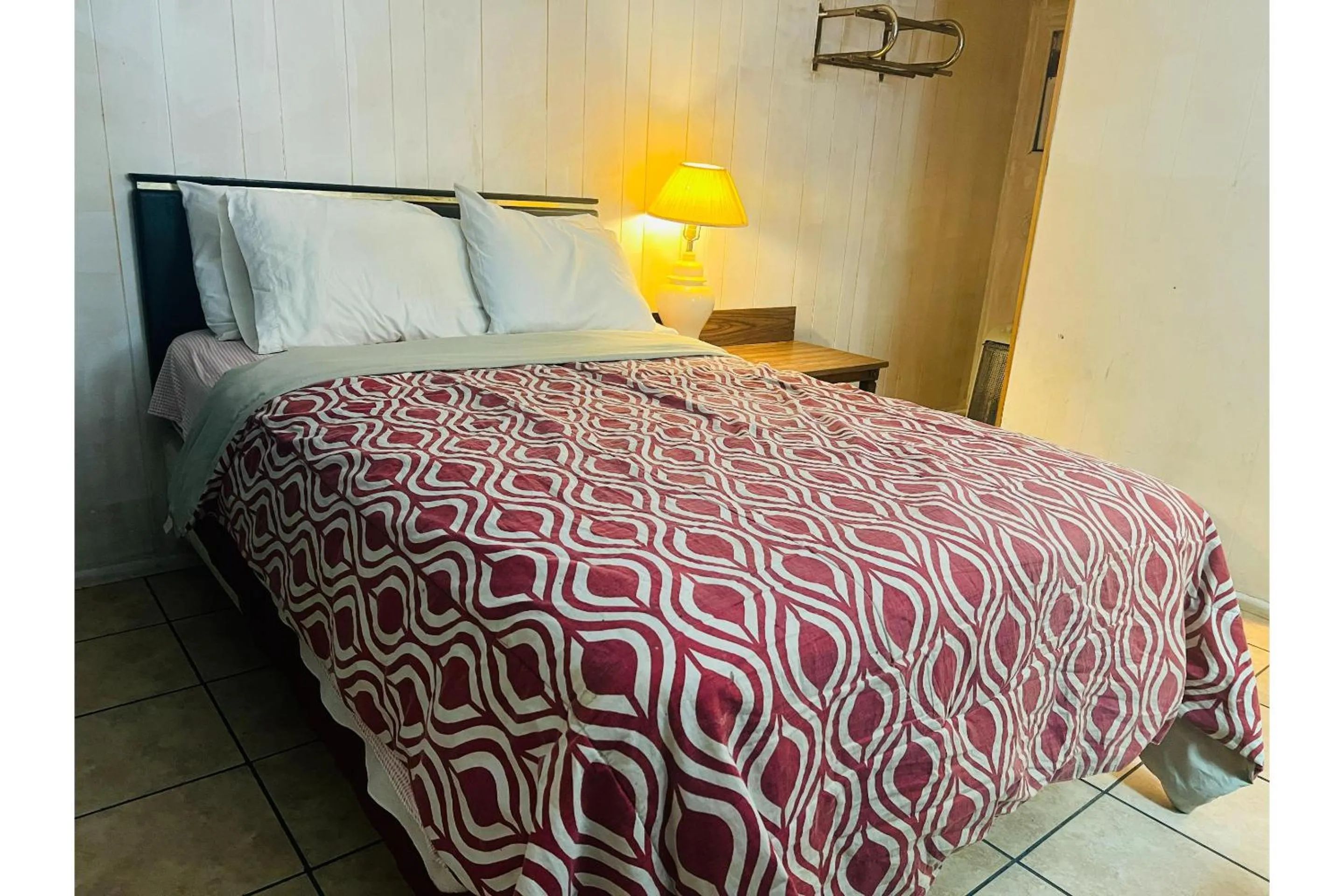 Bedroom in Capital O Sparta Motel Near Carbondale