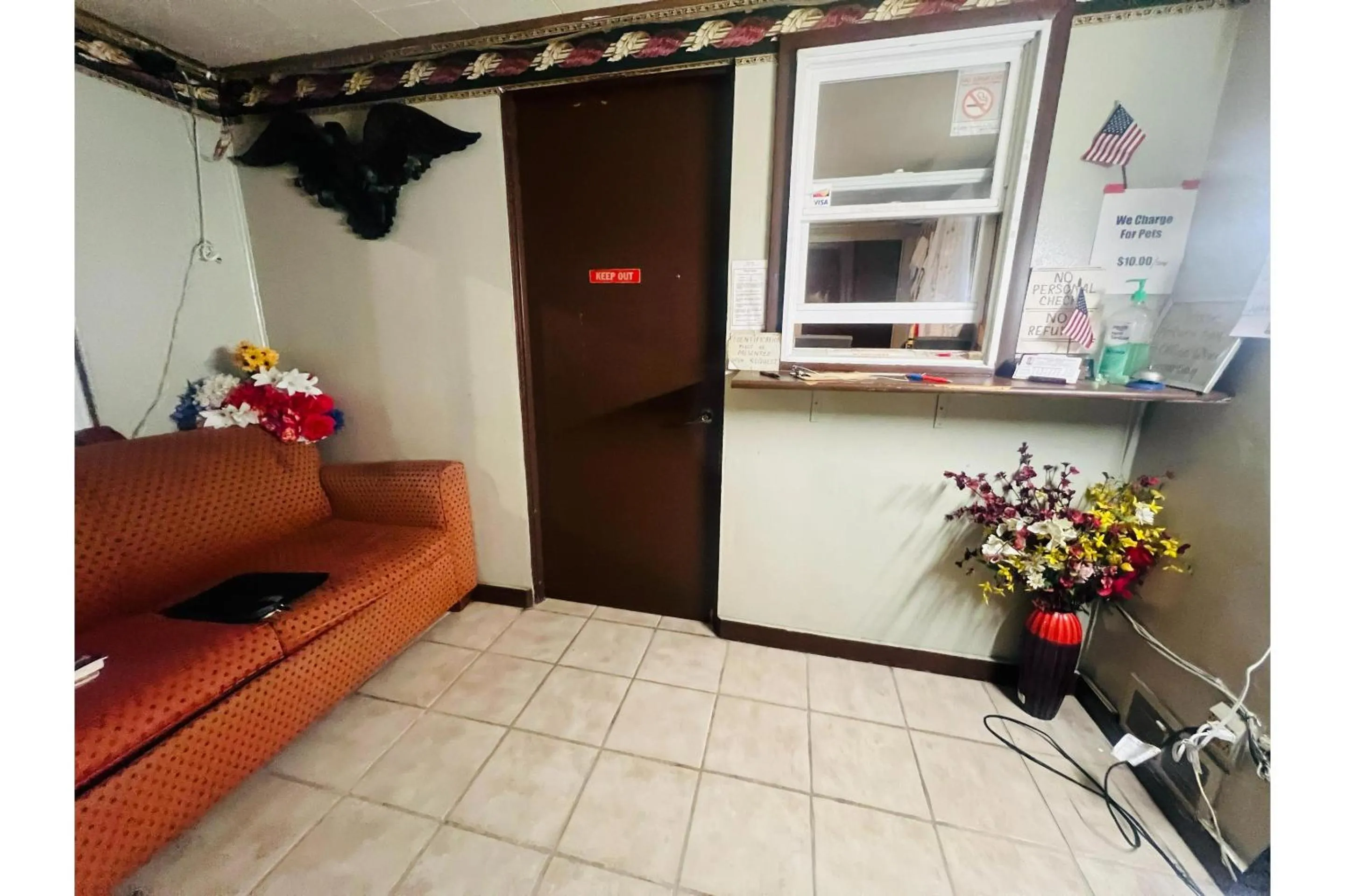 Lobby or reception in Capital O Sparta Motel Near Carbondale