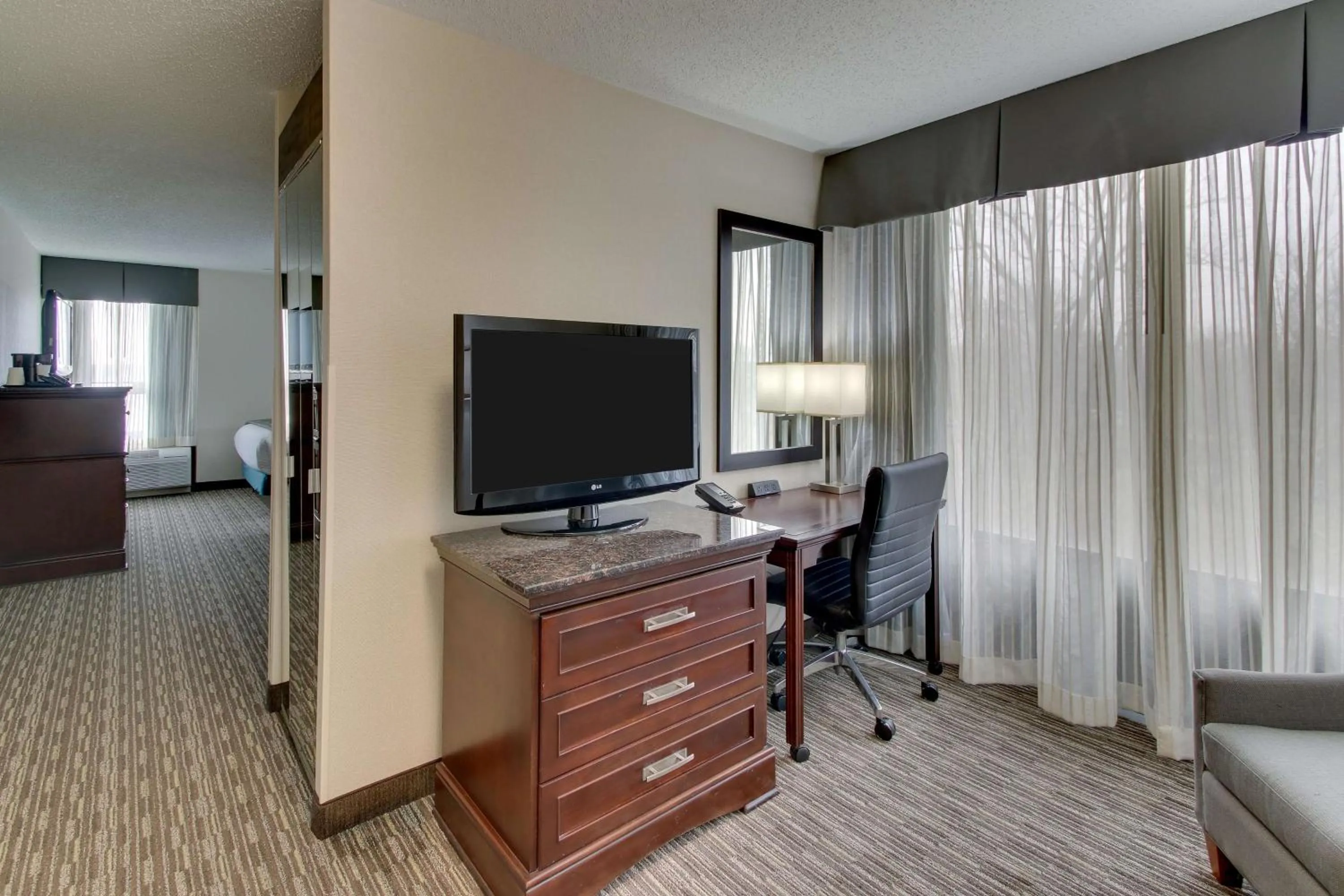 Photo of the whole room, Bed in Best Western Plus Indianapolis North at Pyramids