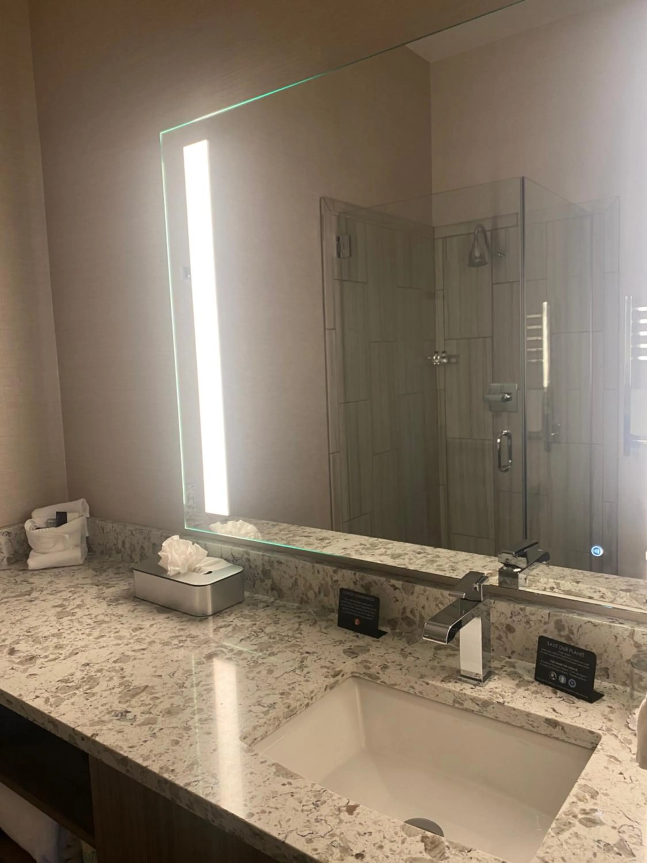 Bathroom in Harlow Hotel