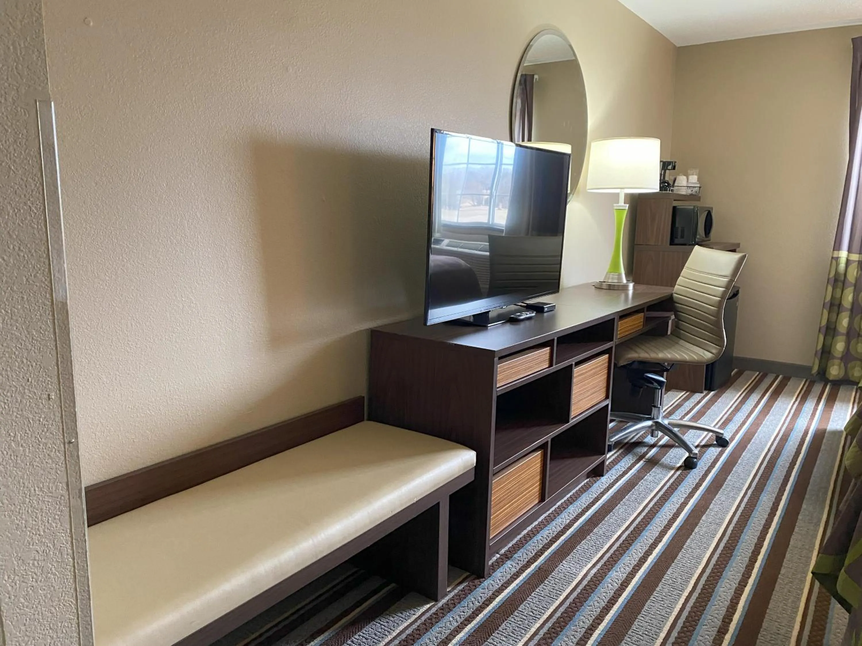 TV and multimedia in Super 8 by Wyndham Winfield-Quail Ridge Area