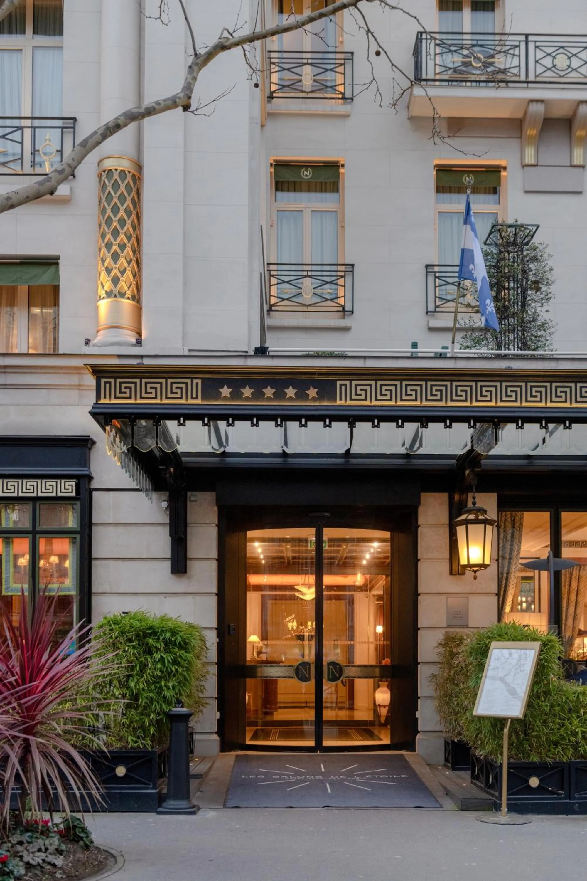 Property building in Hôtel Napoleon Paris