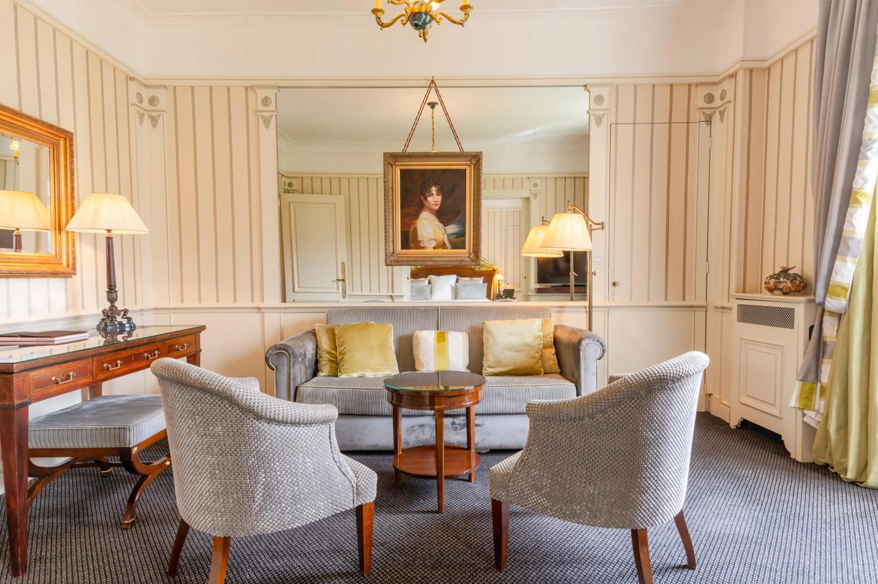 Seating area in Hôtel Napoleon Paris