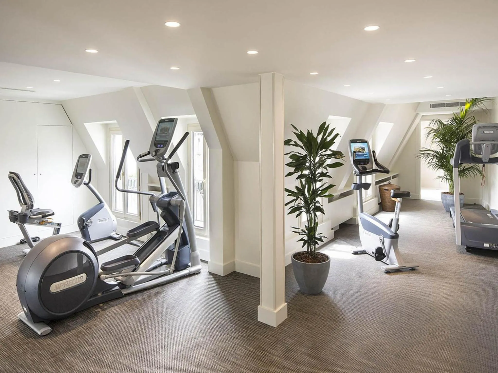 Fitness centre/facilities in Hôtel Napoleon Paris