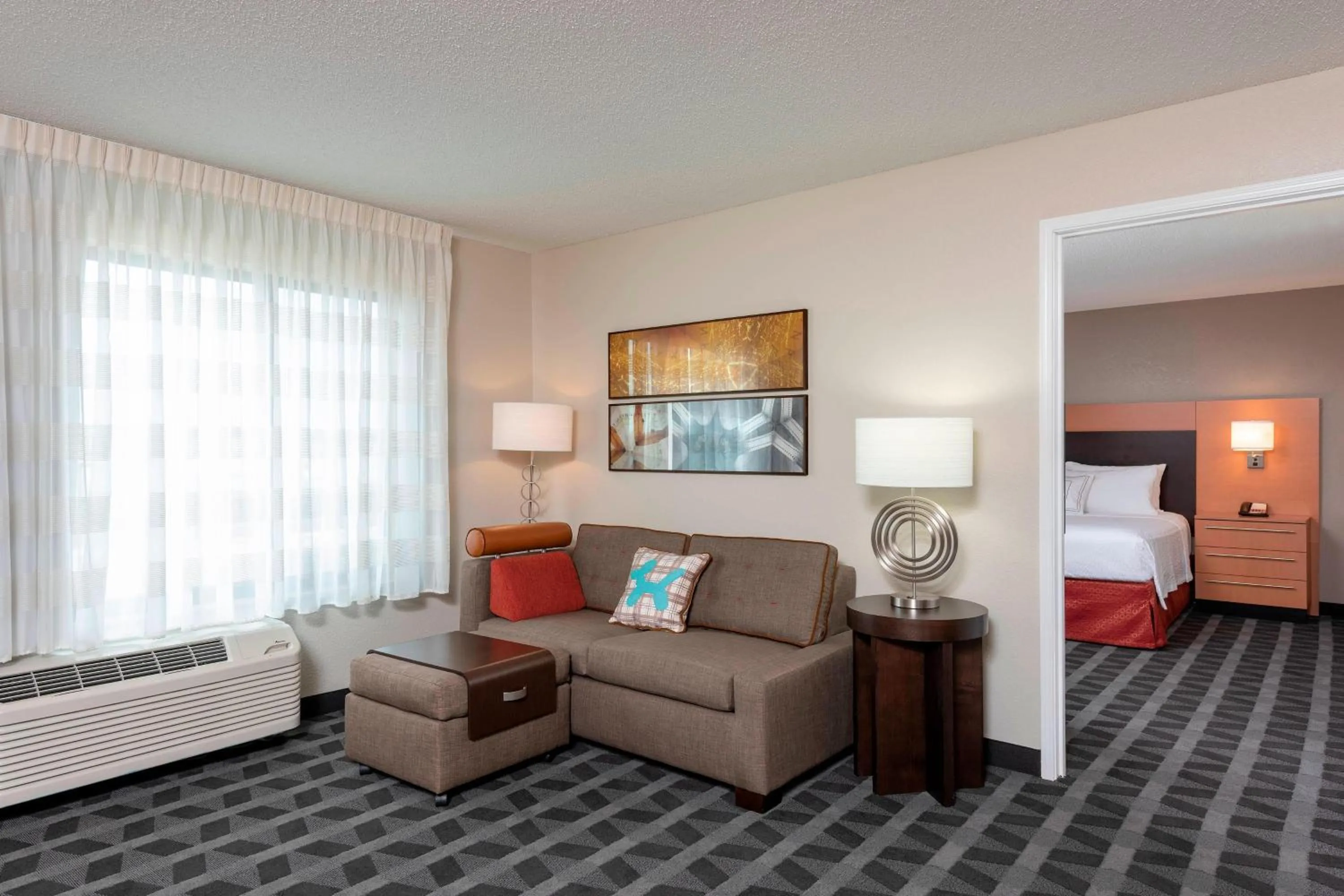 Bedroom, Bed in TownePlace Suites Fort Wayne North