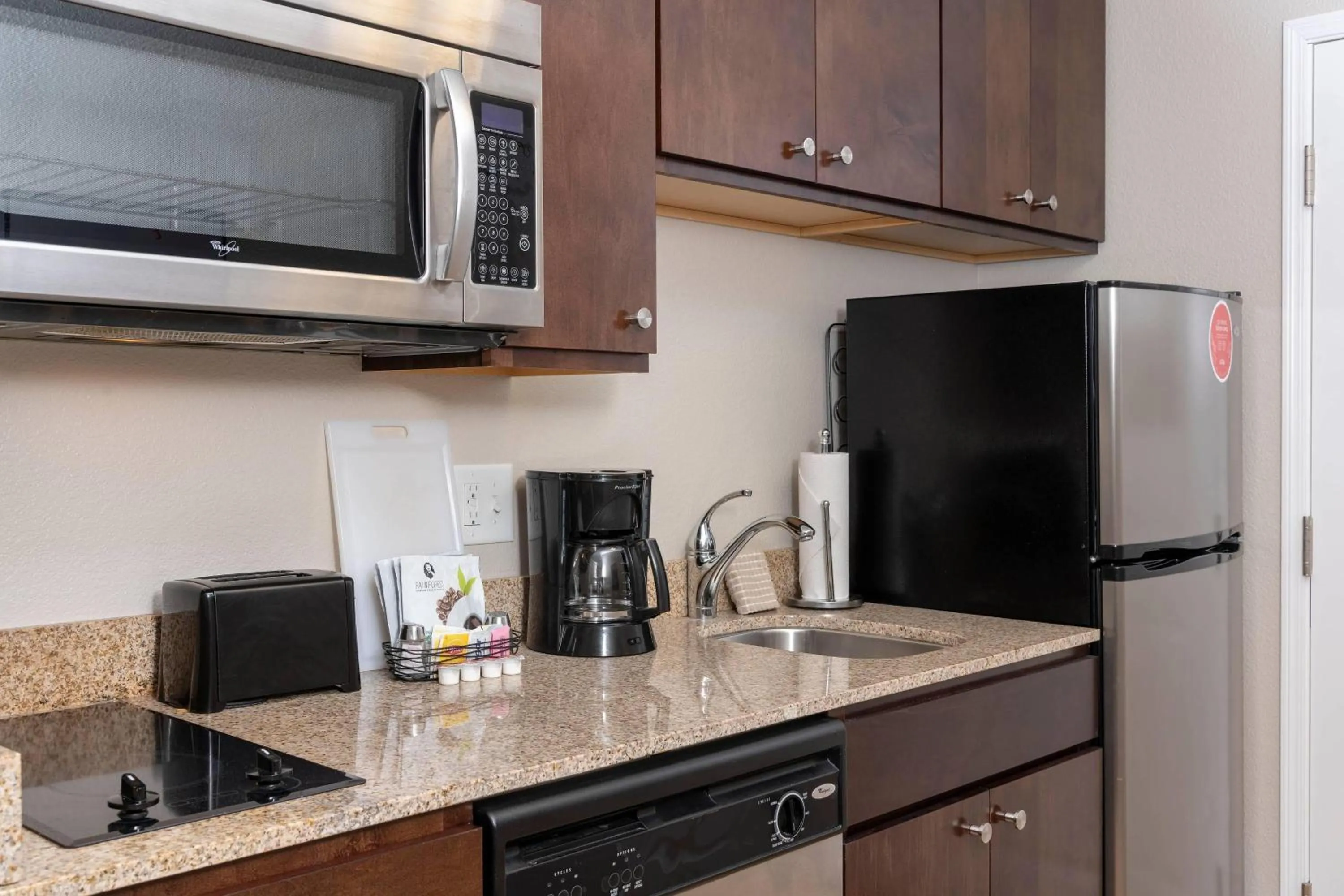 Kitchen or kitchenette in TownePlace Suites Fort Wayne North