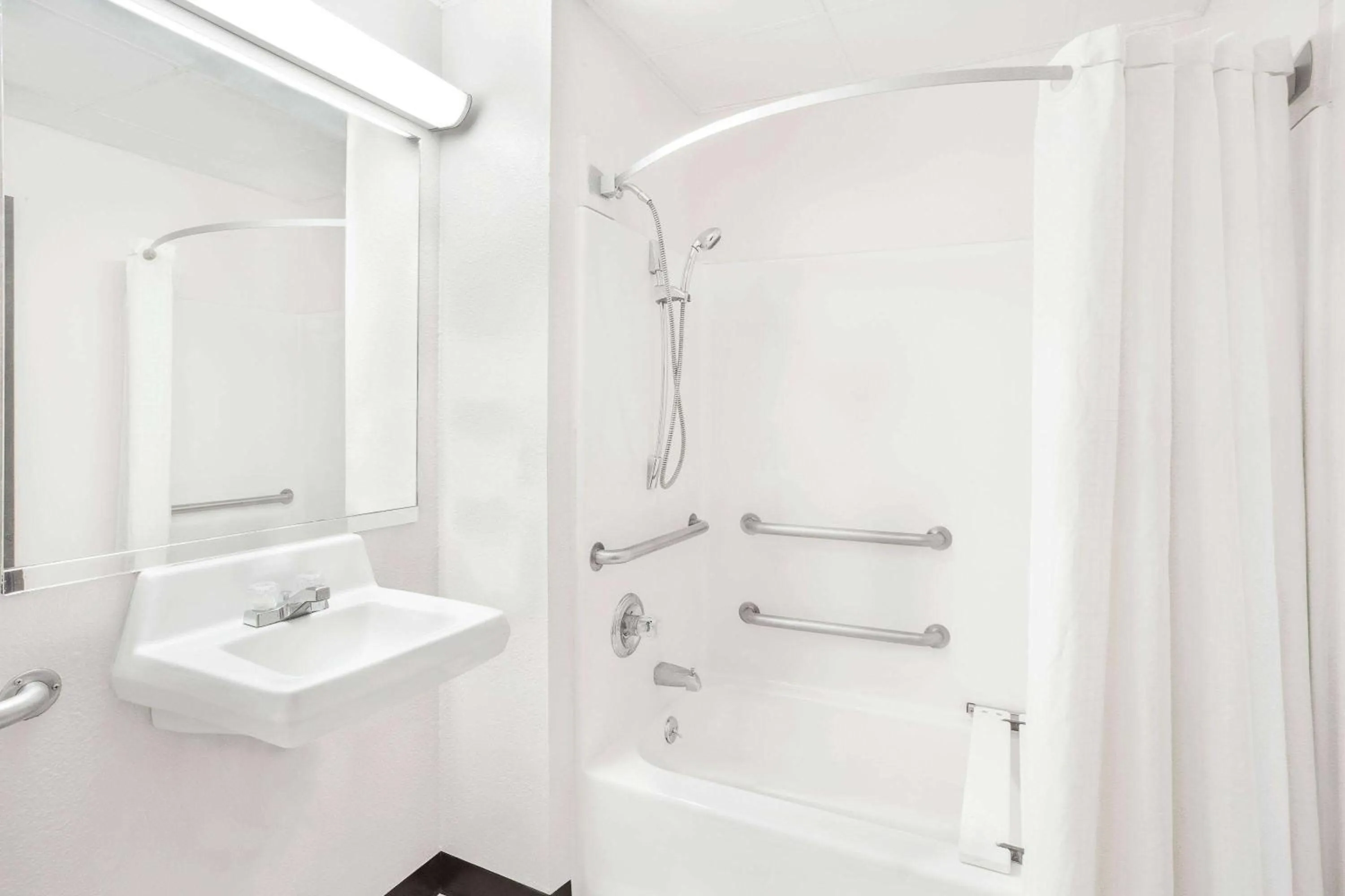 Bathroom in Super 8 by Wyndham Galesburg