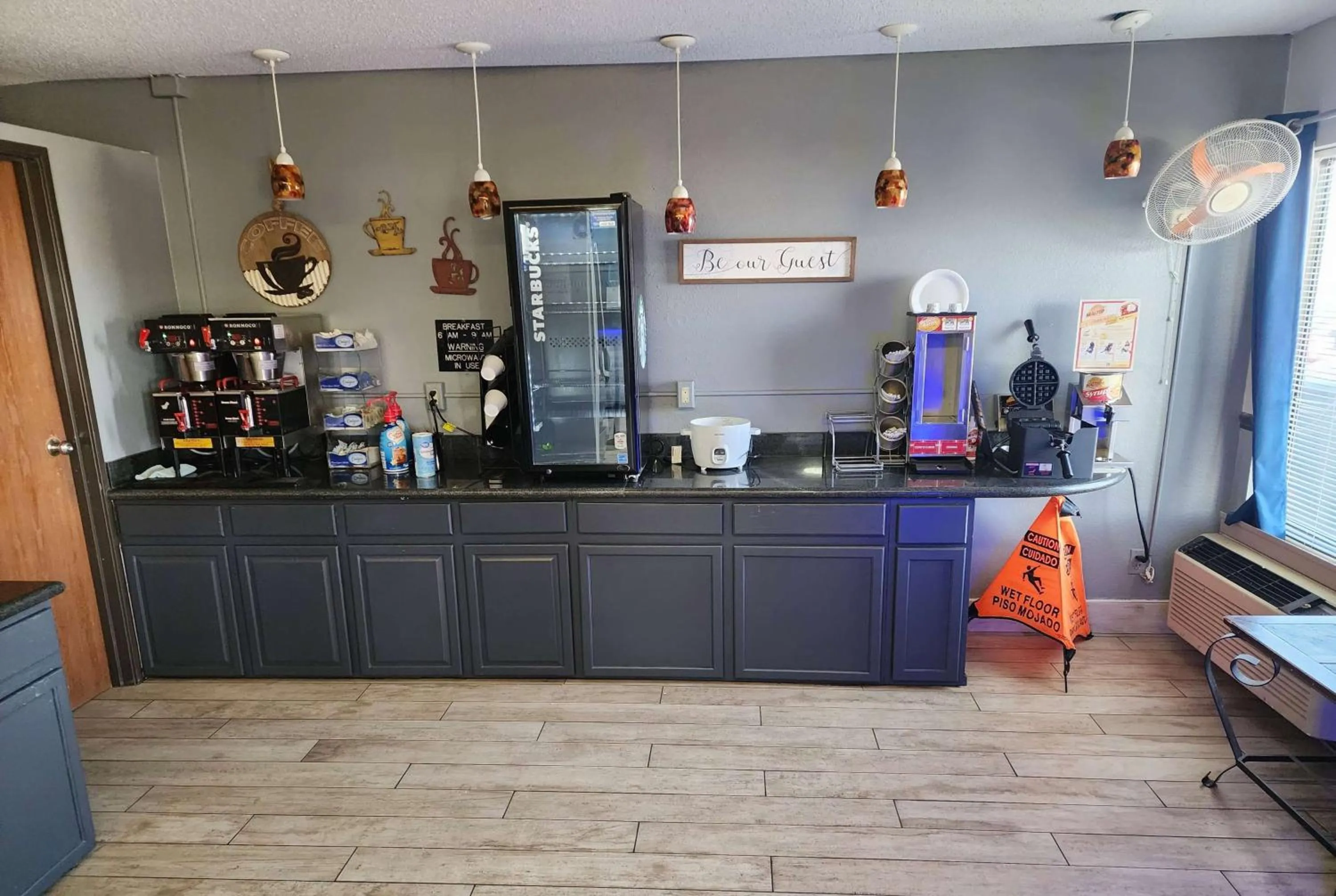 Breakfast in Super 8 by Wyndham Galesburg