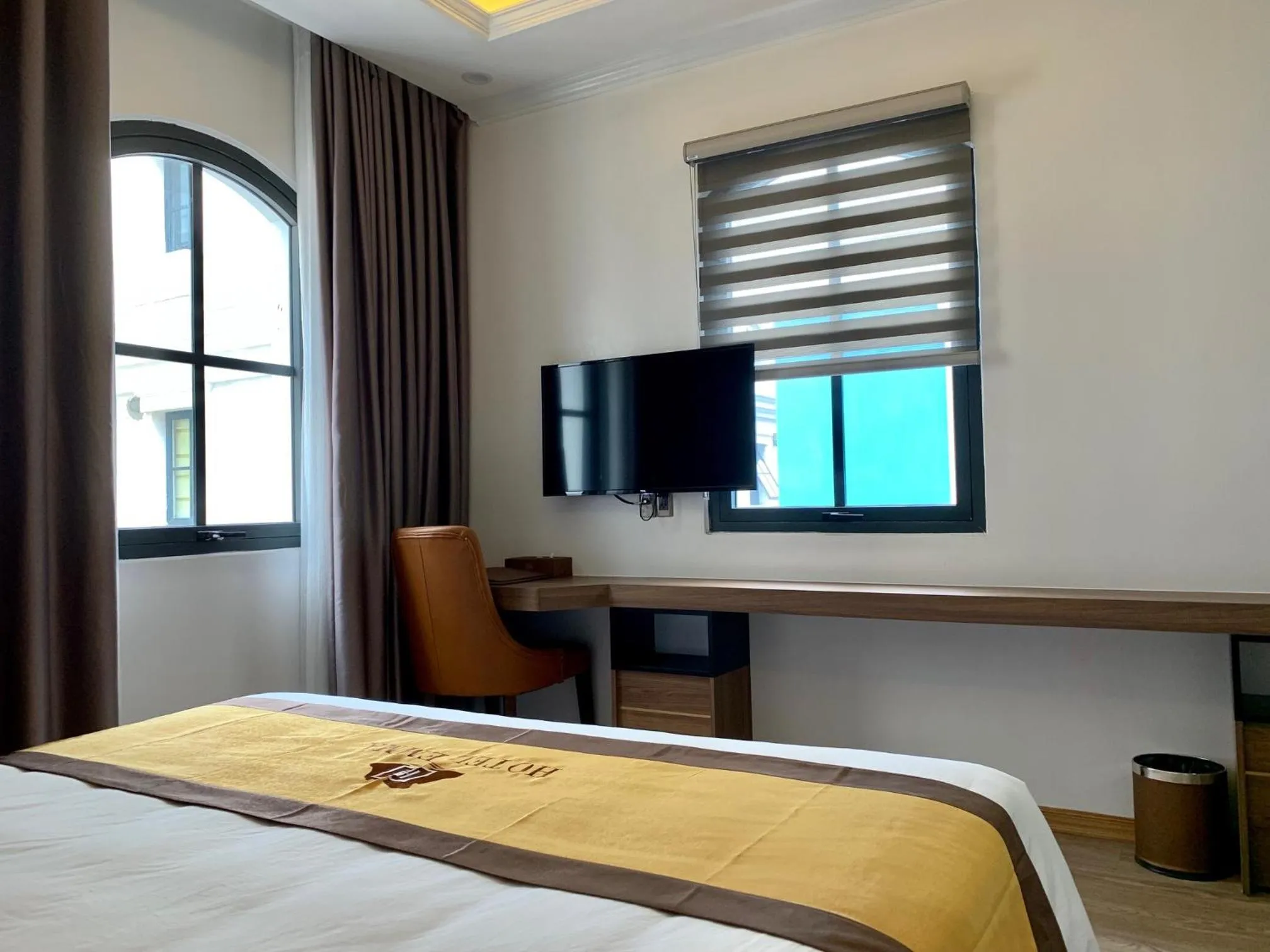 Photo of the whole room, Bed in Emma Hotel